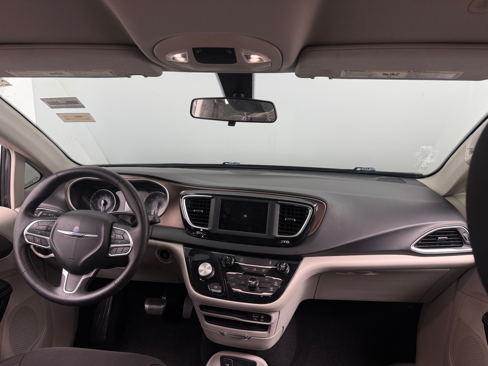 Thumbnail: 2020 Chrysler Voyager - 3
