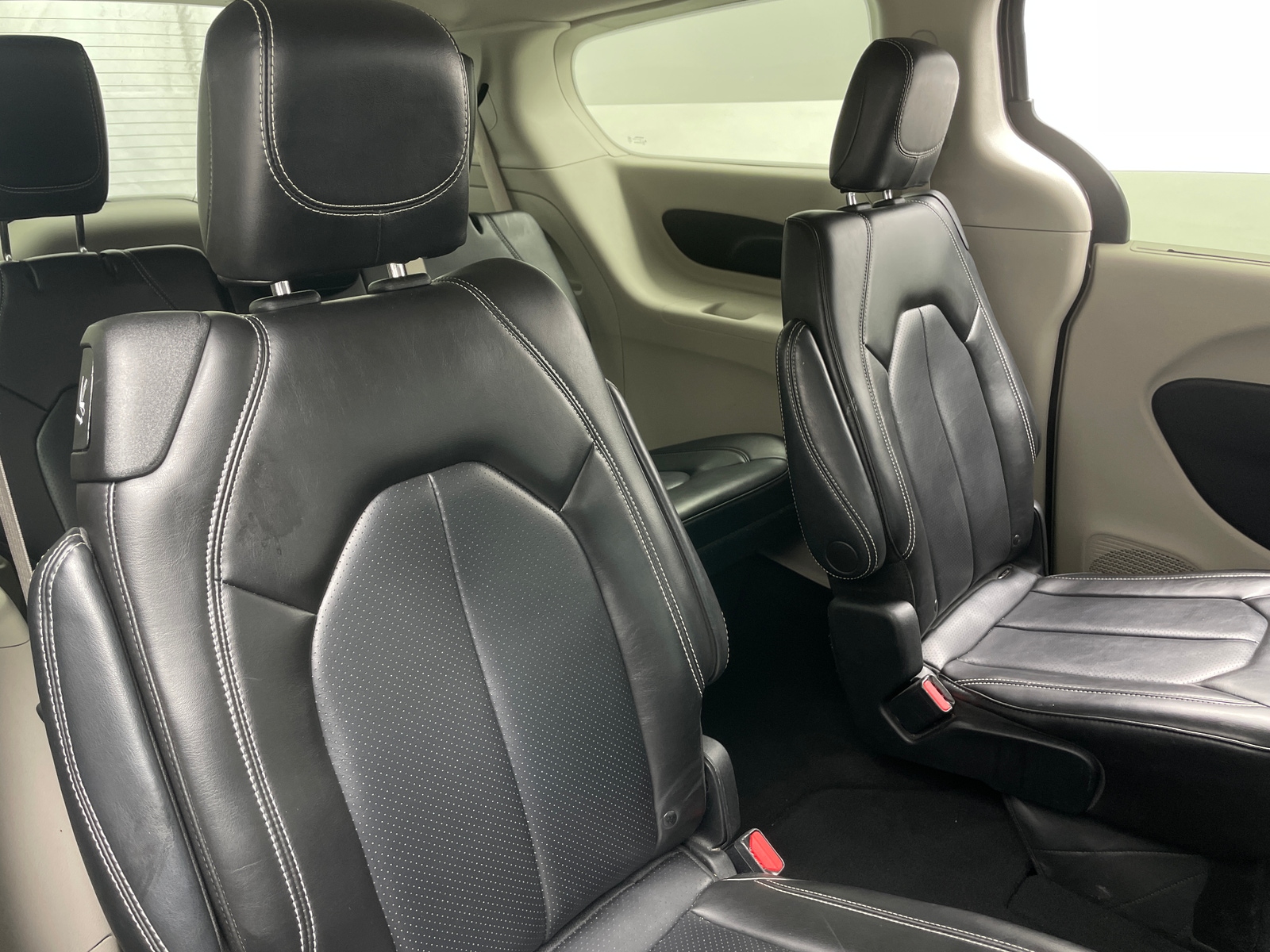 Thumbnail: 2023 Chrysler Pacifica - 5