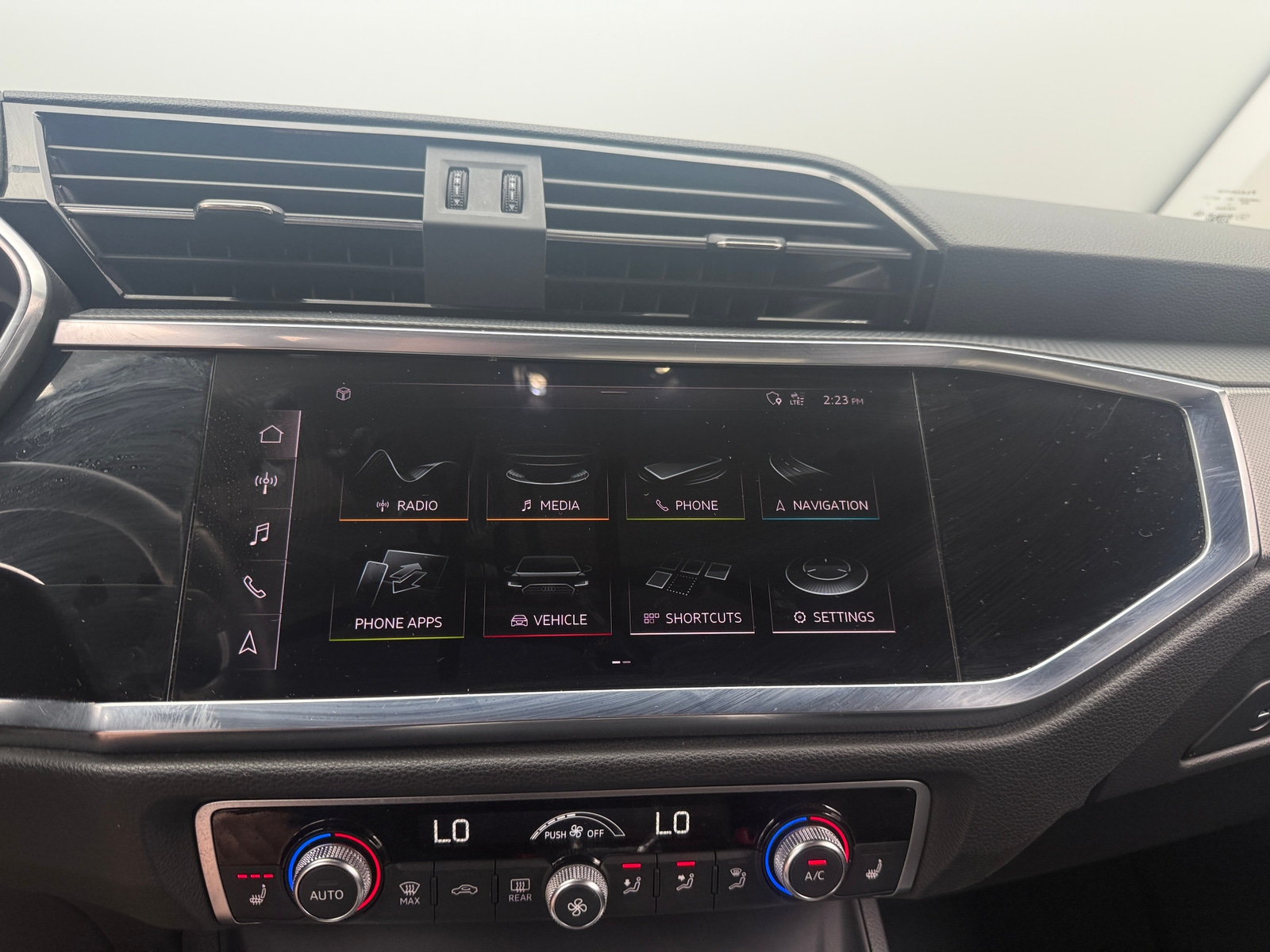 Thumbnail: 2021 Audi Q3 - 3