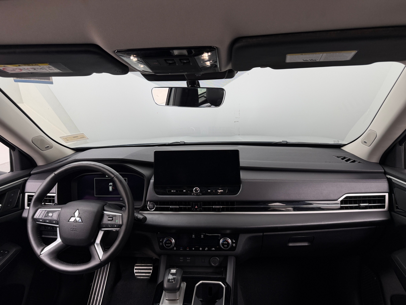 Thumbnail: 2025 Mitsubishi Outlander - 2