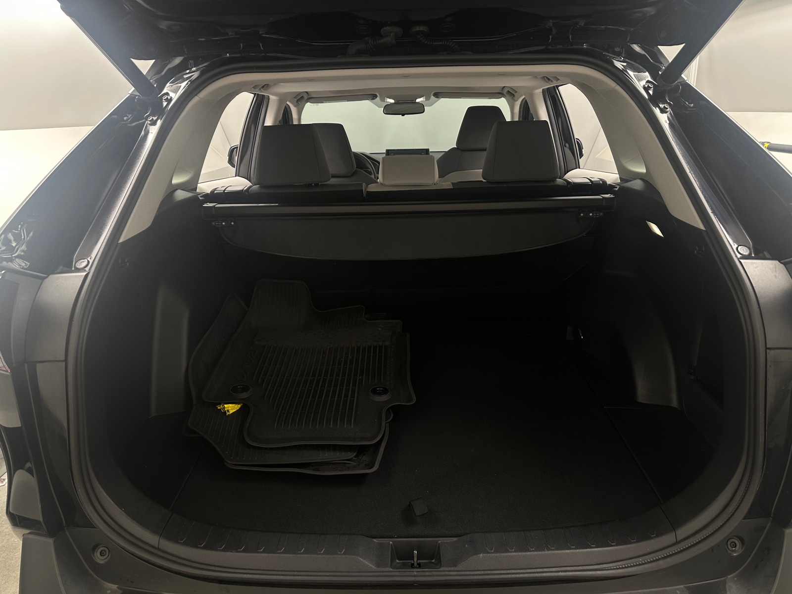 Thumbnail: 2022 Toyota RAV4 - 7