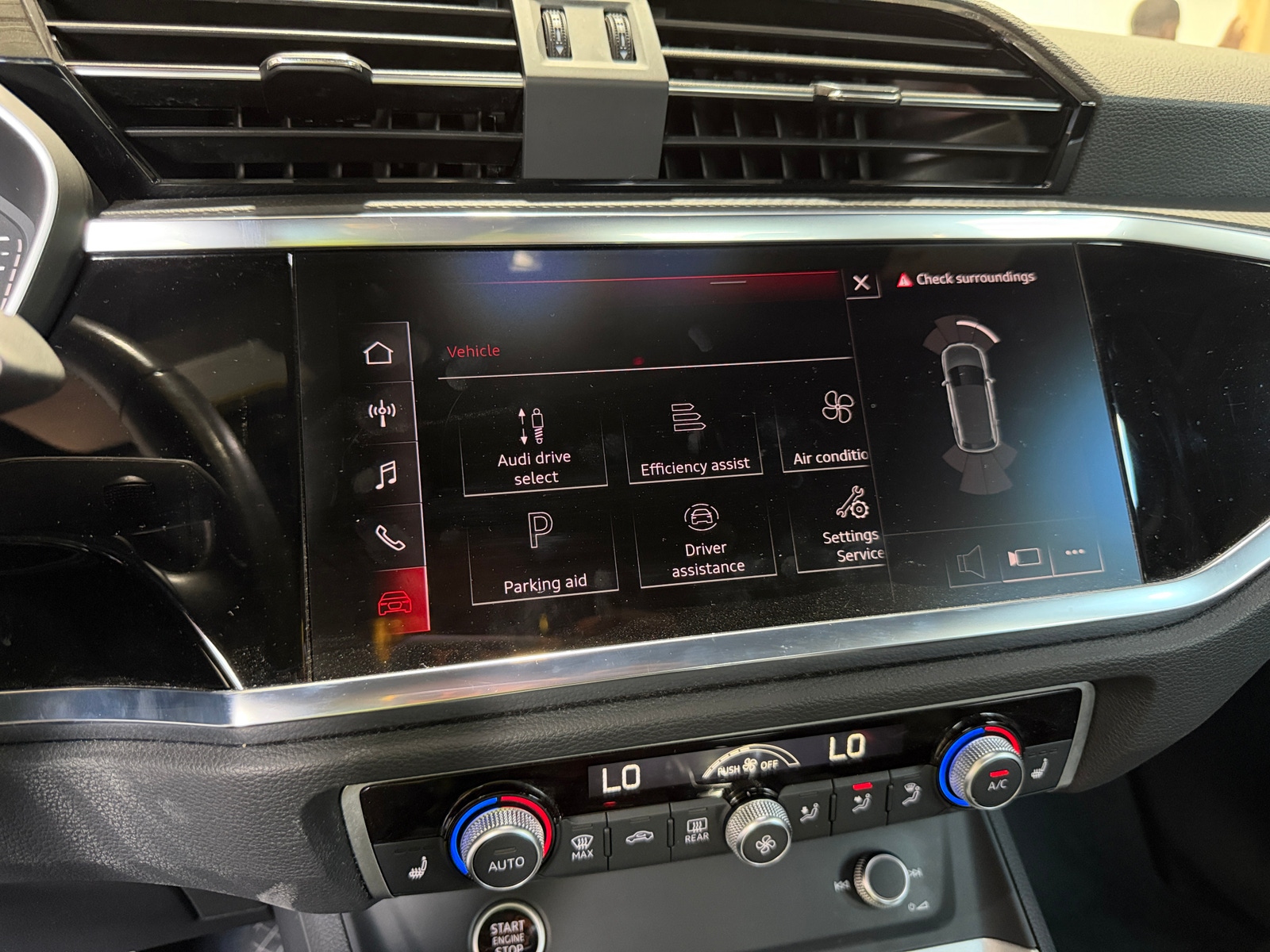 Thumbnail: 2023 Audi Q3 - 3