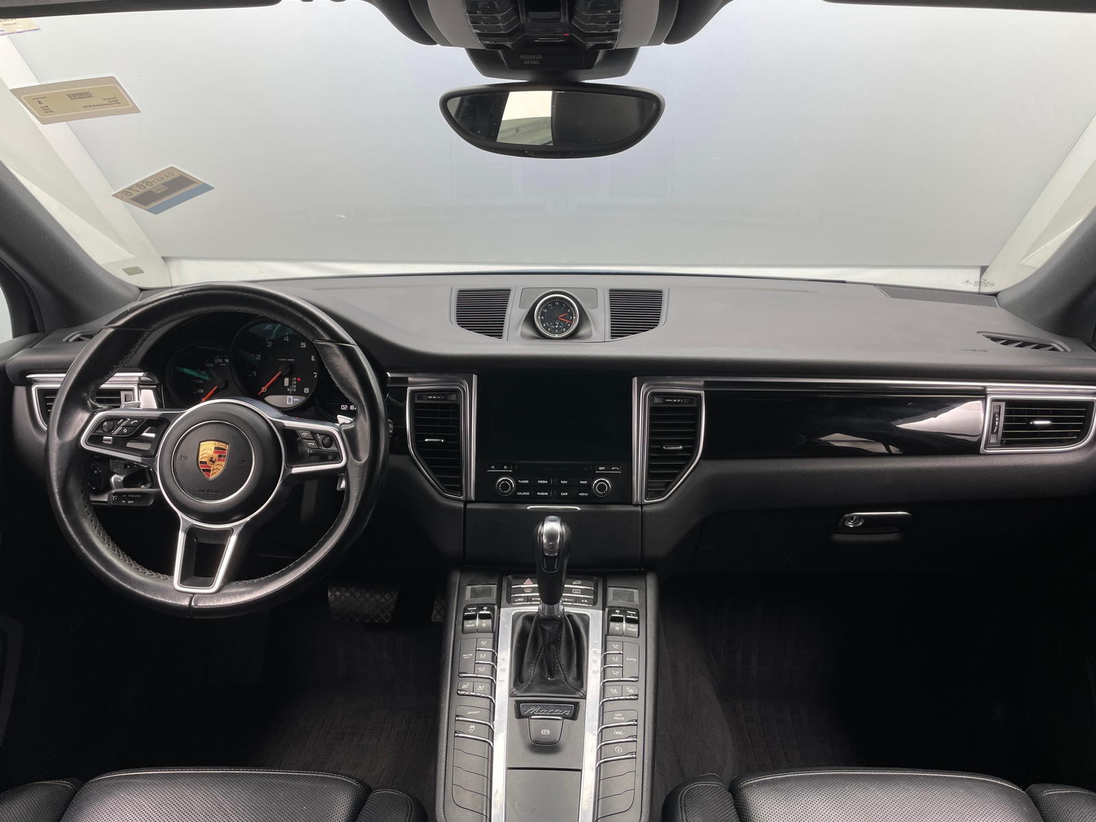 Thumbnail: 2018 Porsche Macan - 2