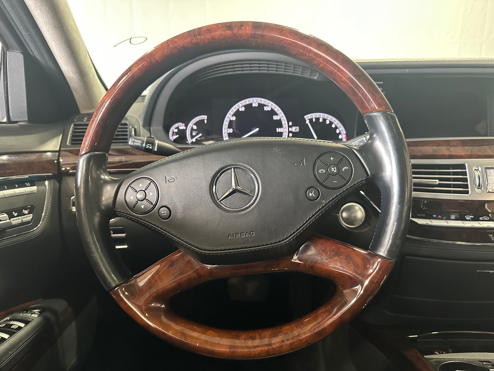 Thumbnail: 2010 Mercedes-Benz S-Class - 4