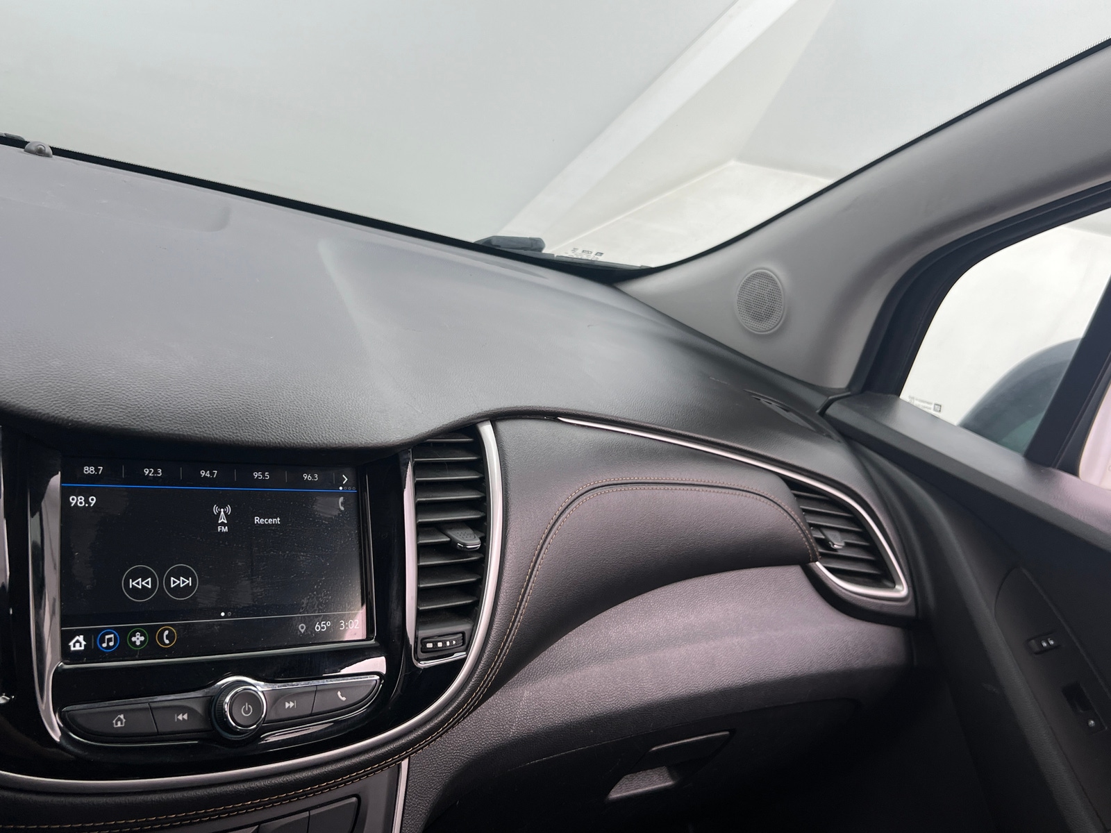 Thumbnail: 2018 Chevrolet Trax - 4