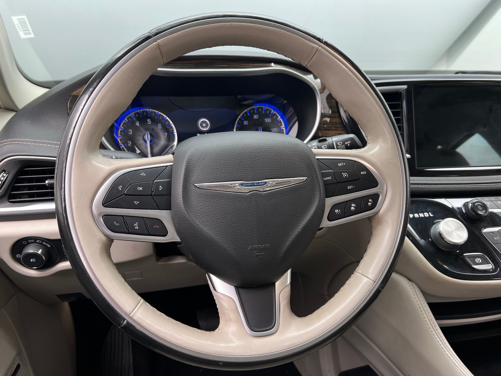 Thumbnail: 2021 Chrysler Pacifica - 4