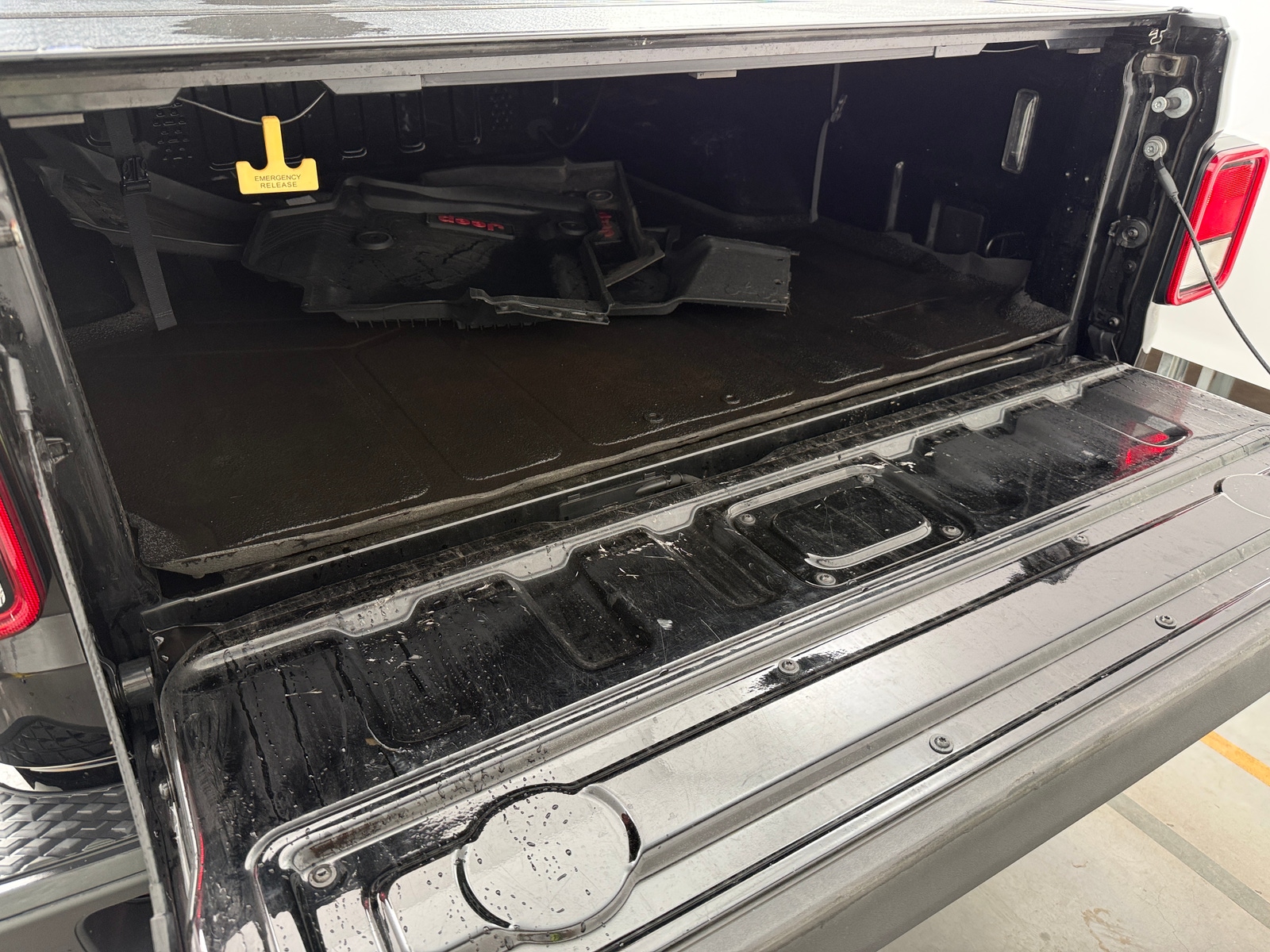 Thumbnail: 2021 Jeep Gladiator - 7