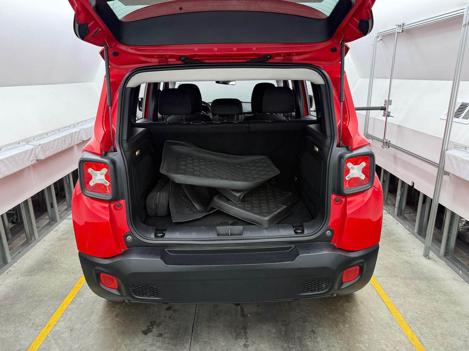 Thumbnail: 2015 Jeep Renegade - 7