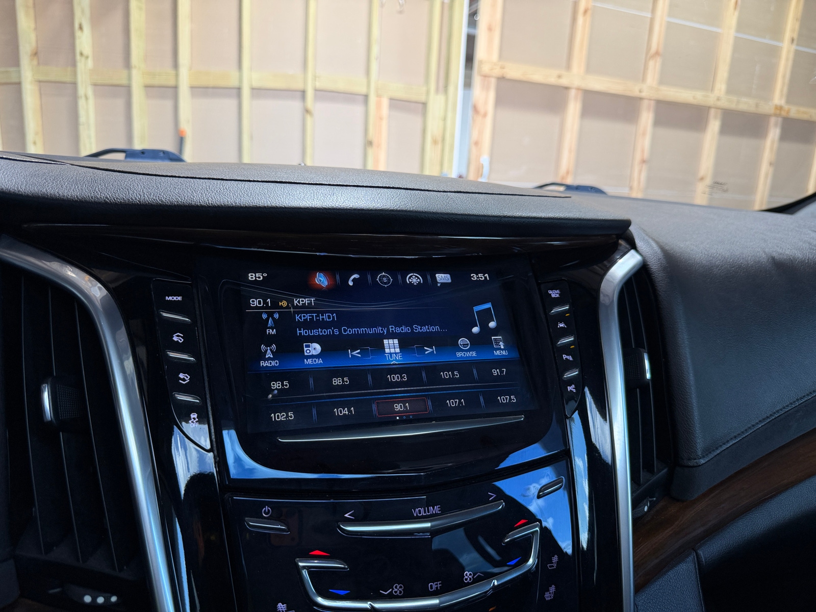 Thumbnail: 2018 Cadillac Escalade - 3