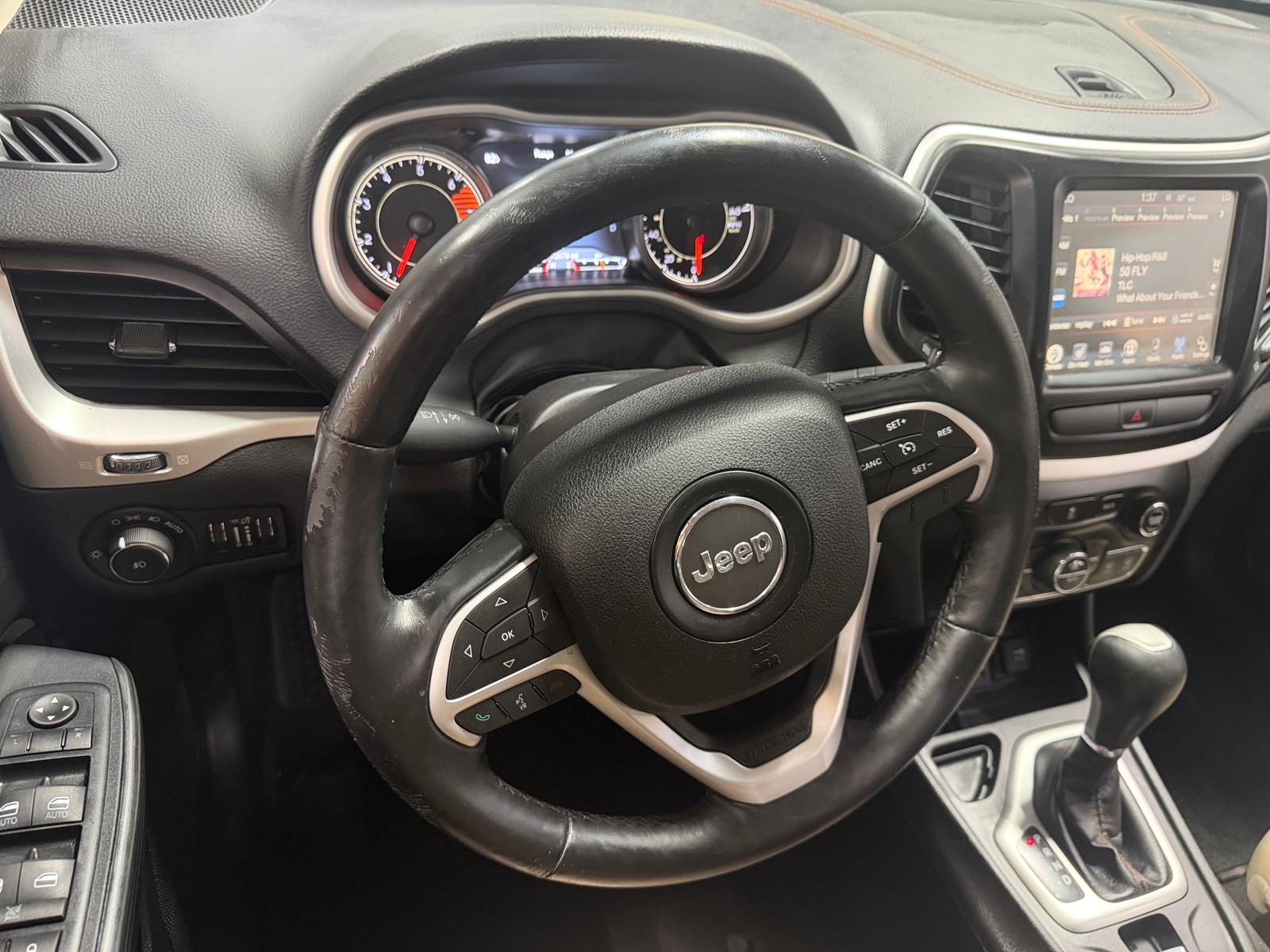 Thumbnail: 2017 Jeep Cherokee - 4
