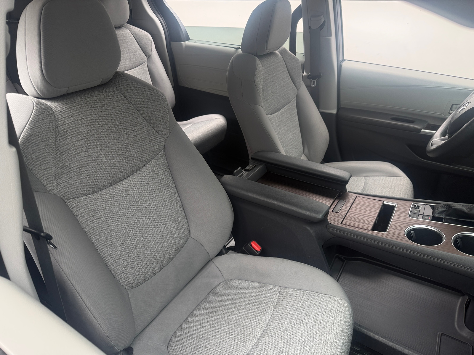 Thumbnail: 2023 Toyota Sienna - 2