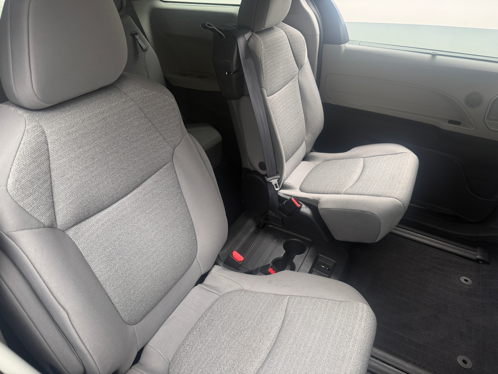 Thumbnail: 2023 Toyota Sienna - 6