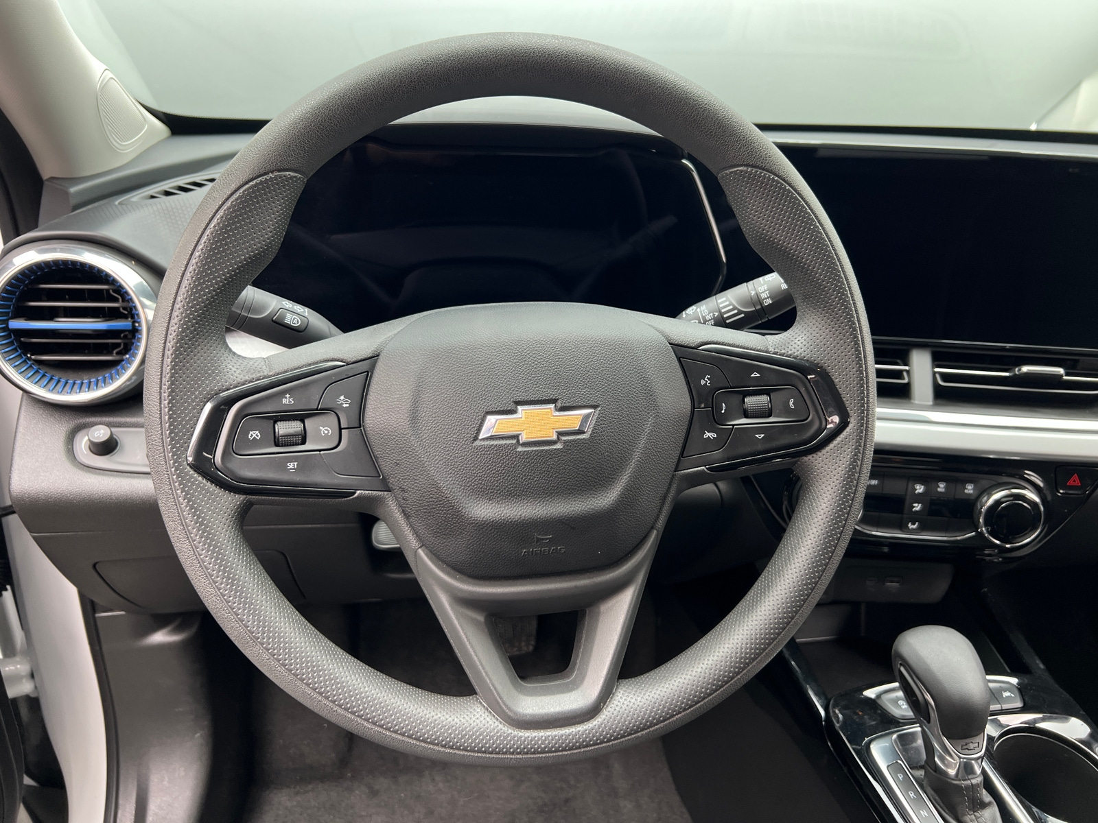 Thumbnail: 2025 Chevrolet Trax - 5