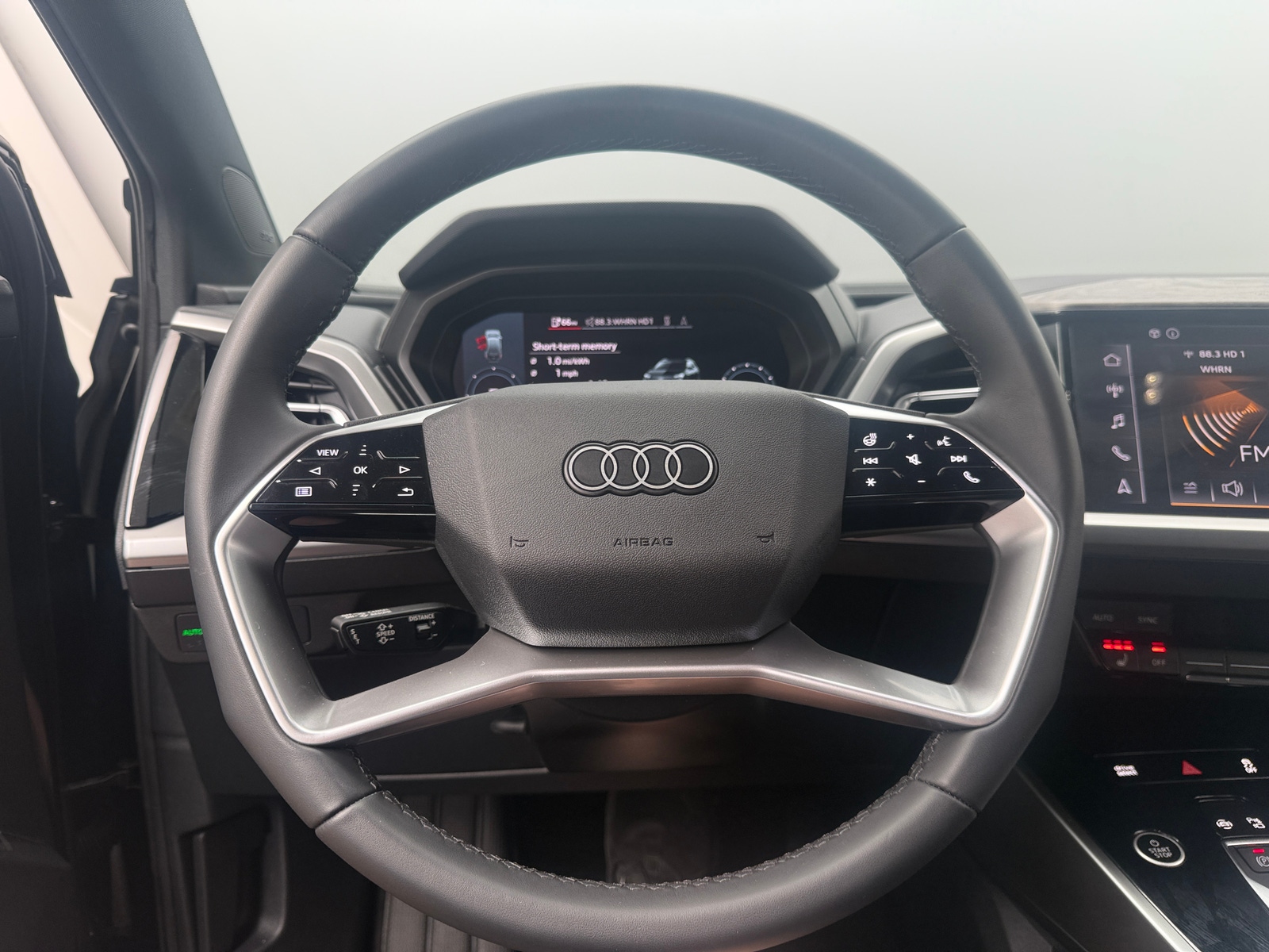 Thumbnail: 2025 Audi Q4 e-tron - 4