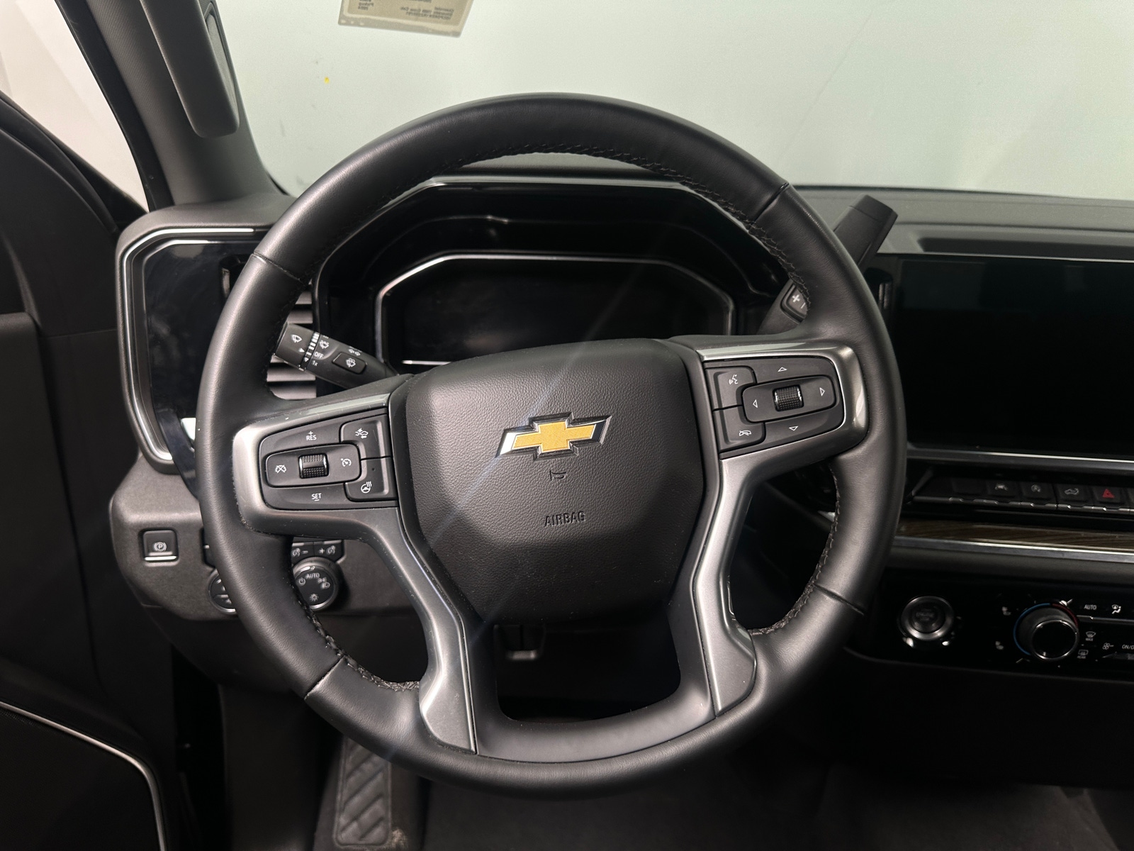Thumbnail: 2024 Chevrolet Silverado 1500 - 5