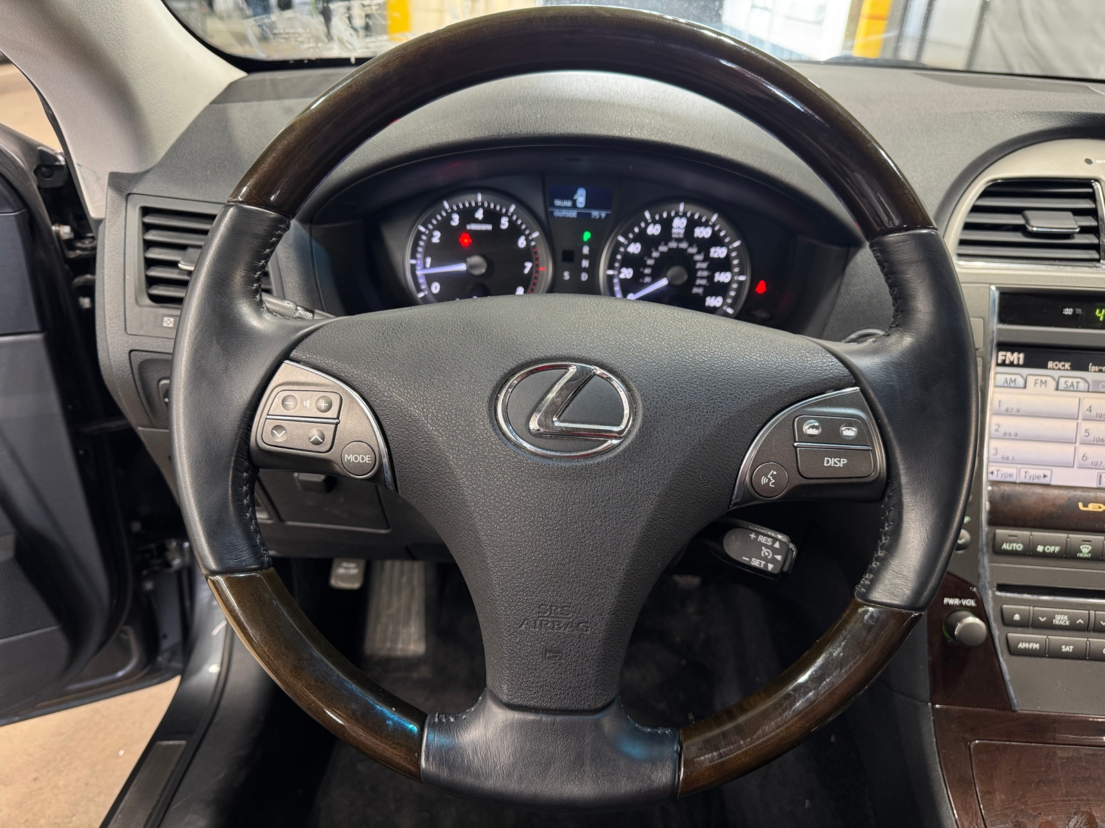 Thumbnail: 2010 Lexus ES - 4