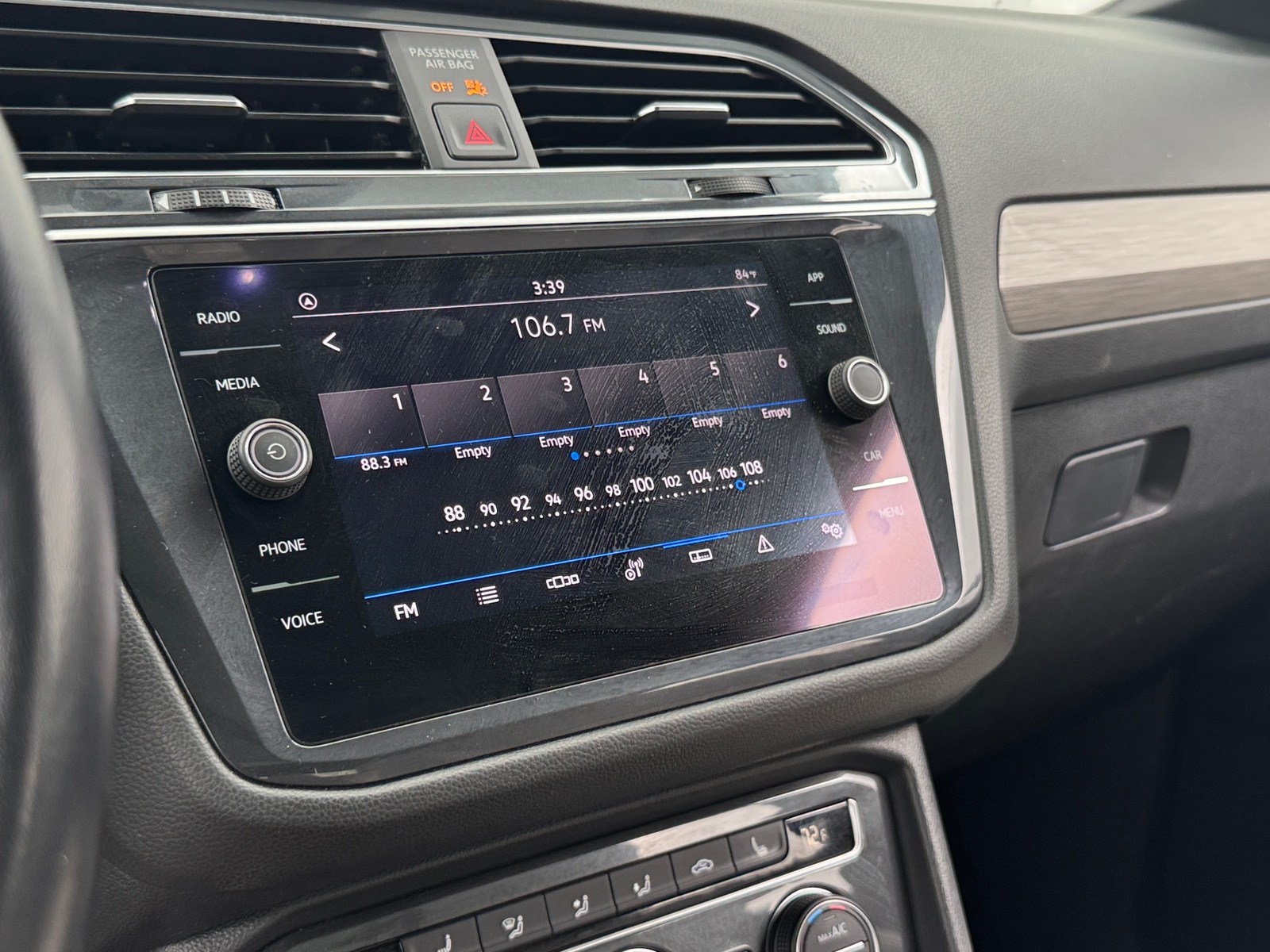 Thumbnail: 2021 Volkswagen Tiguan - 3
