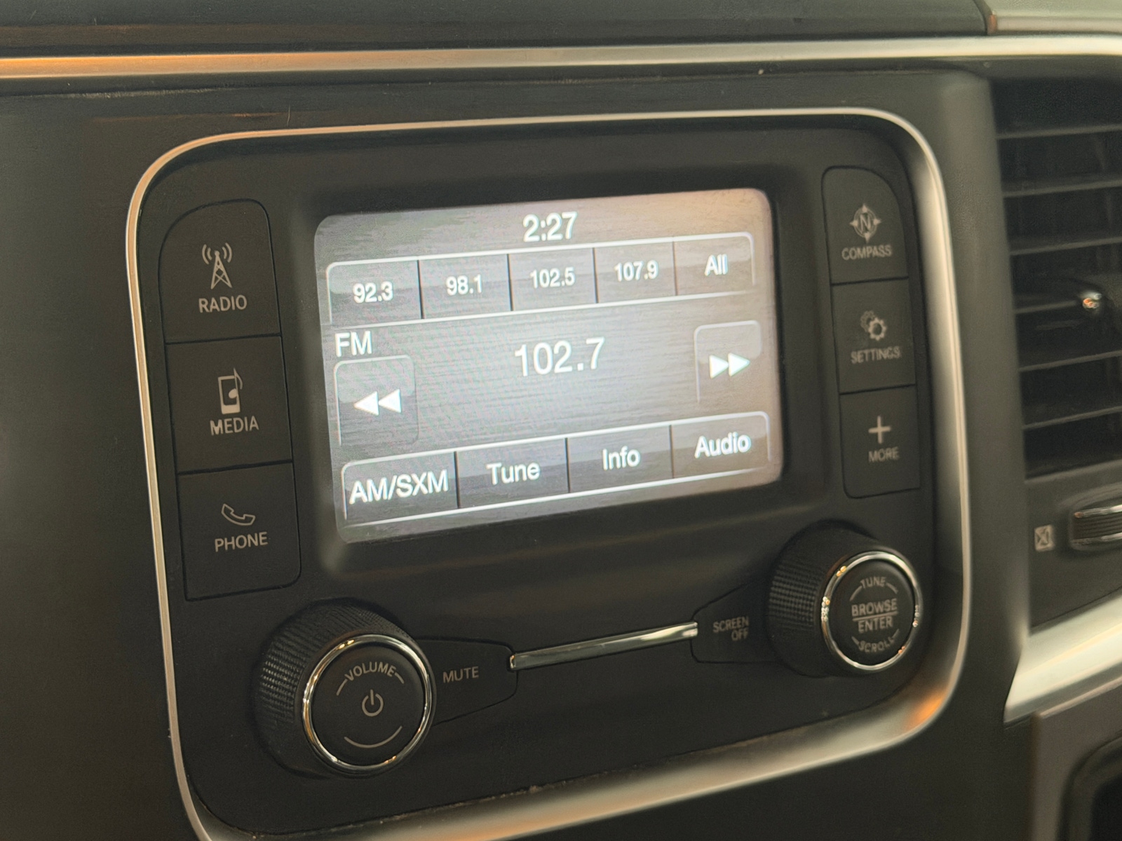 Thumbnail: 2022 RAM 1500 Classic - 4