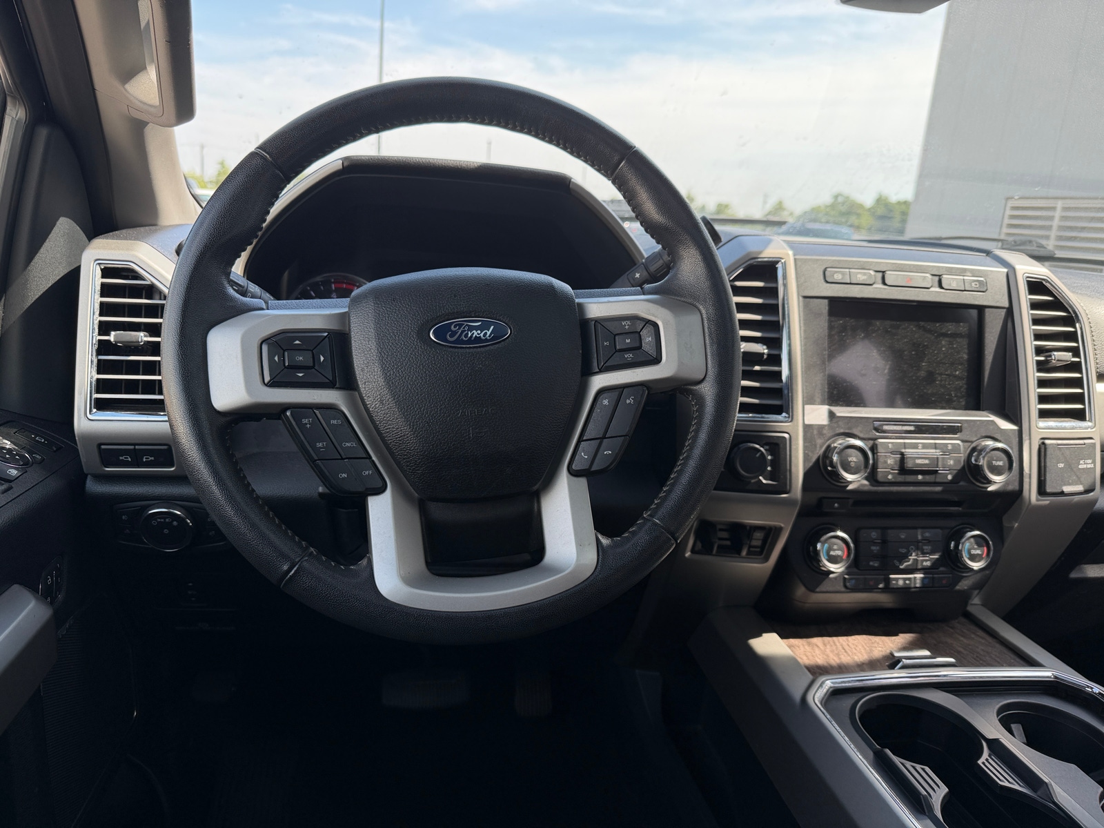 Thumbnail: 2017 Ford Econoline - 4