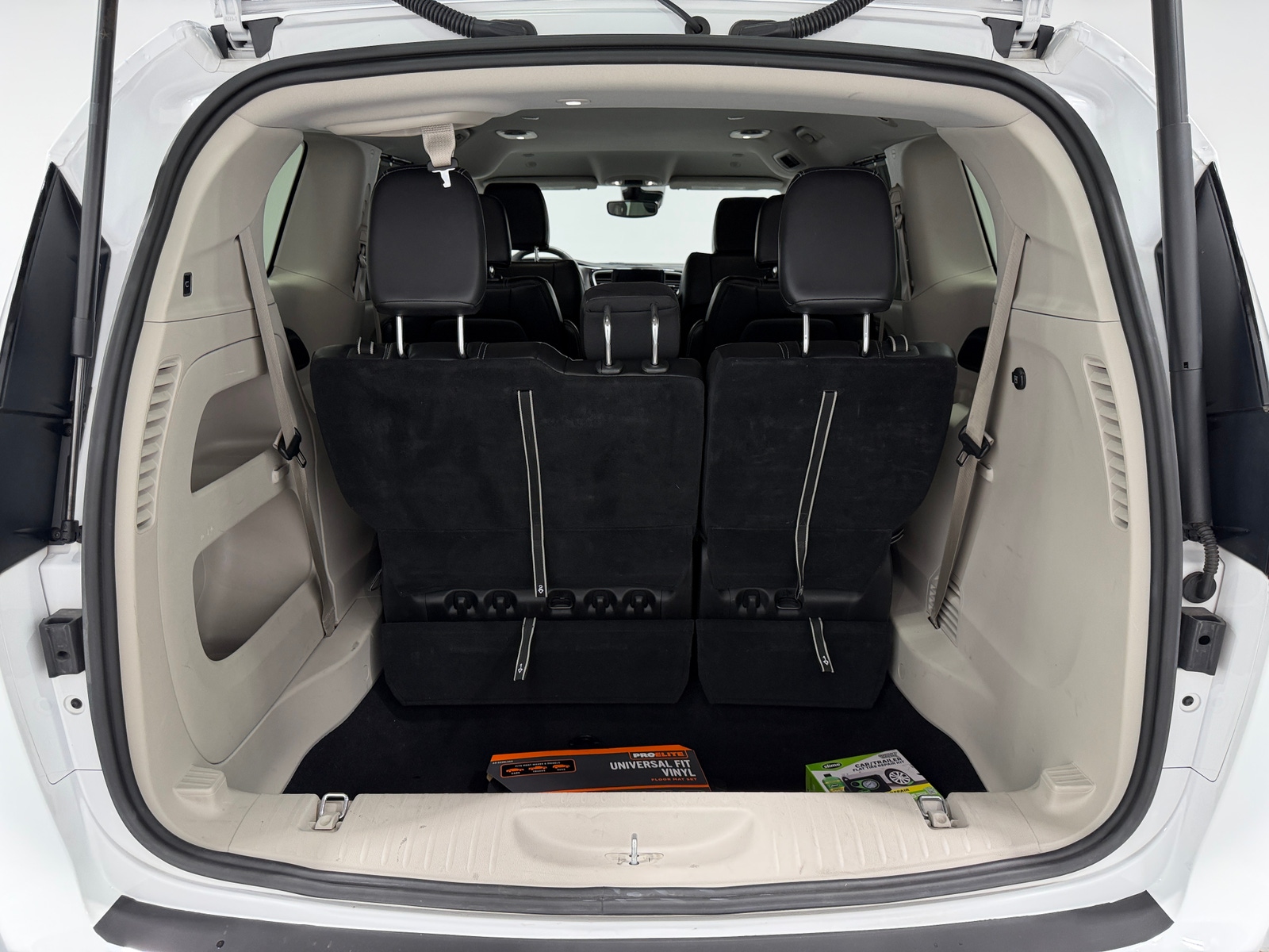 Thumbnail: 2024 Chrysler Pacifica - 6