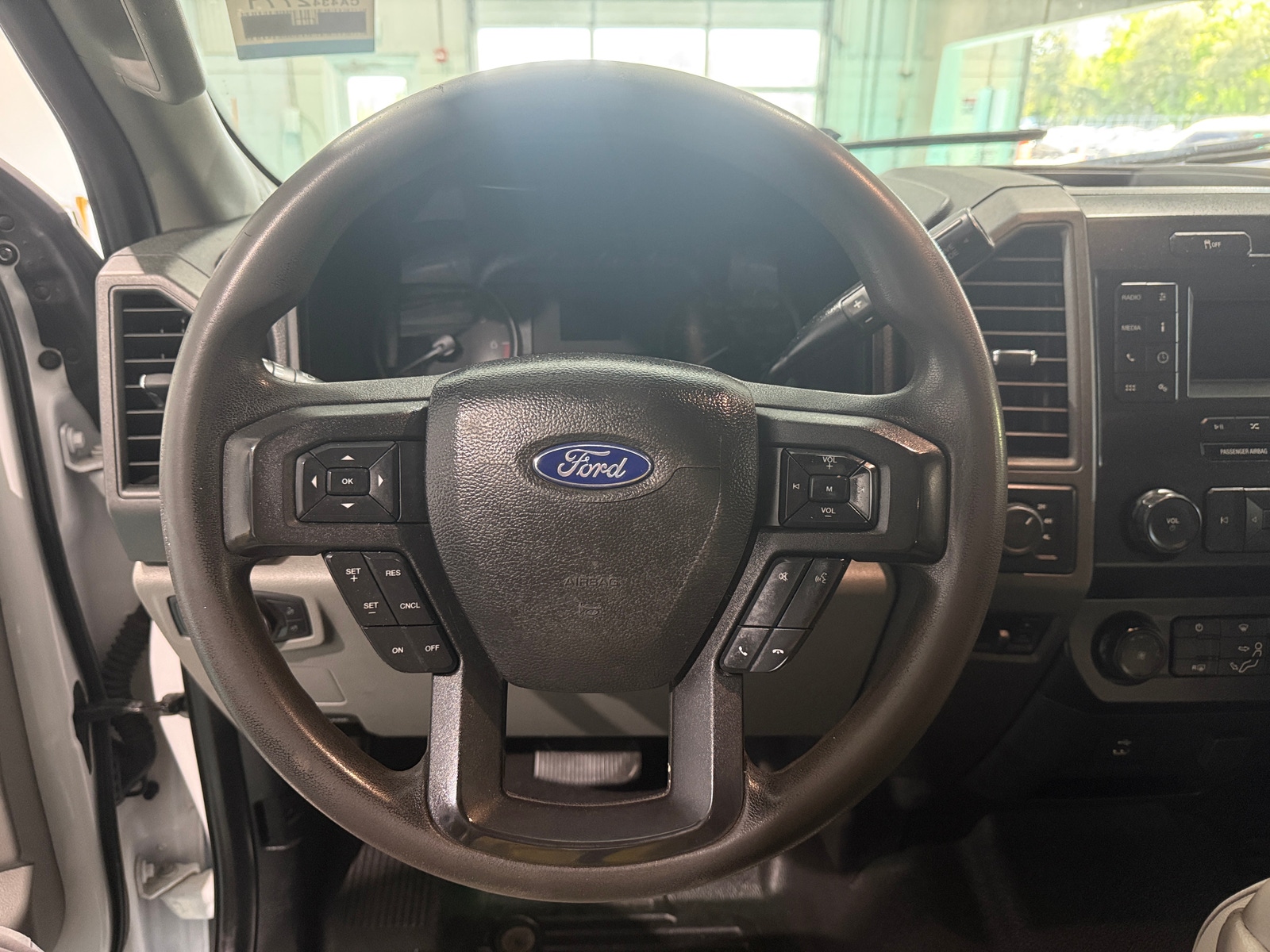 Thumbnail: 2020 Ford Econoline - 5