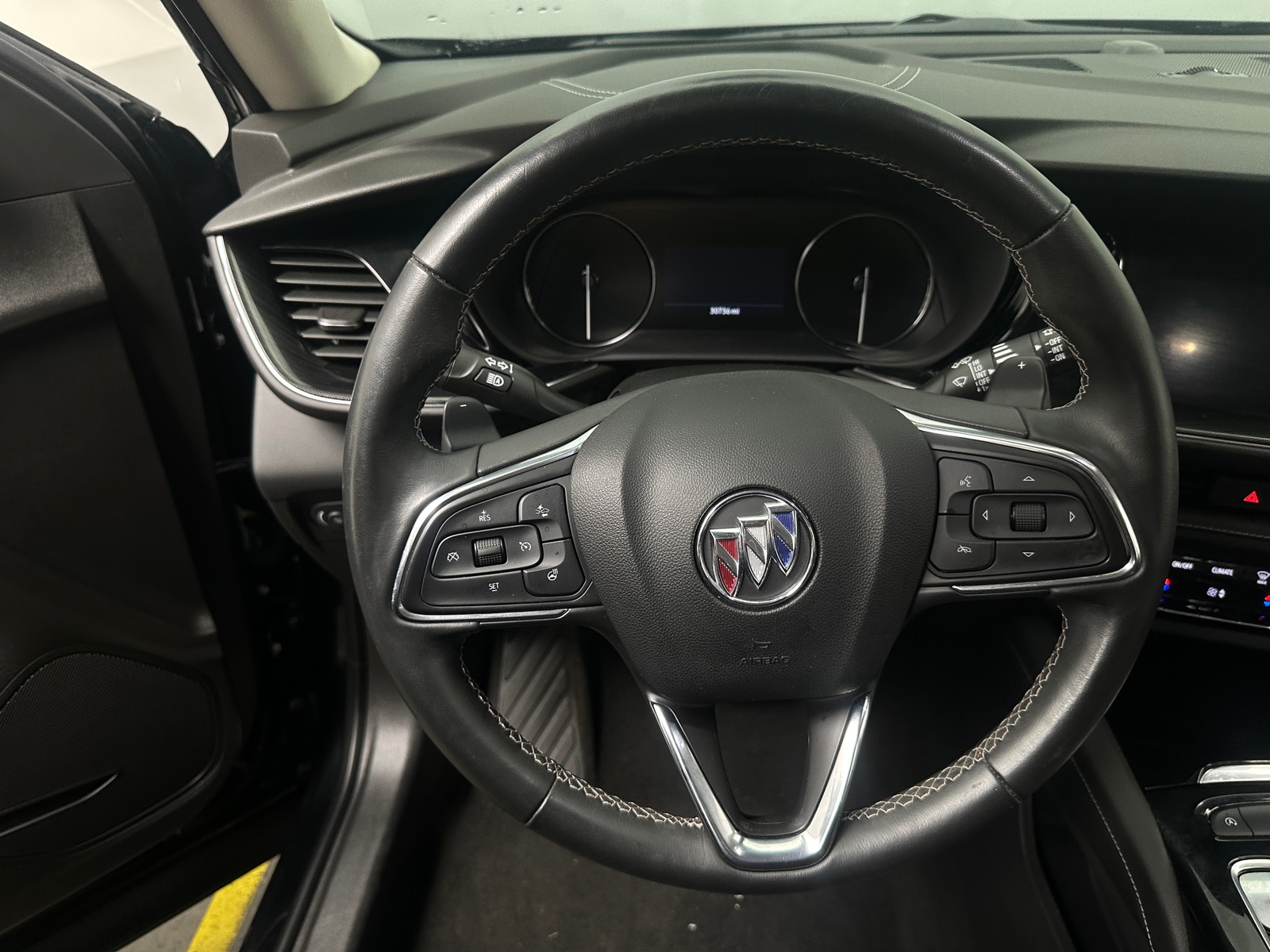 Thumbnail: 2023 Buick Envision - 4