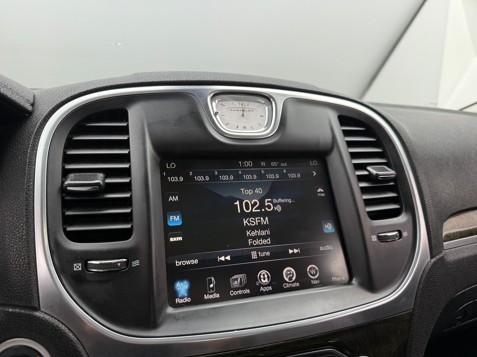 Thumbnail: 2016 Chrysler 300 - 3