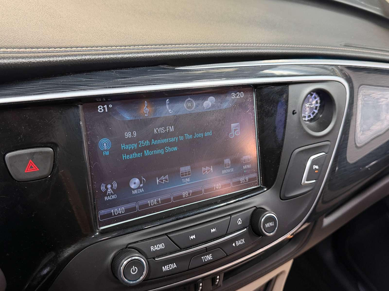 Thumbnail: 2017 Buick Envision - 3