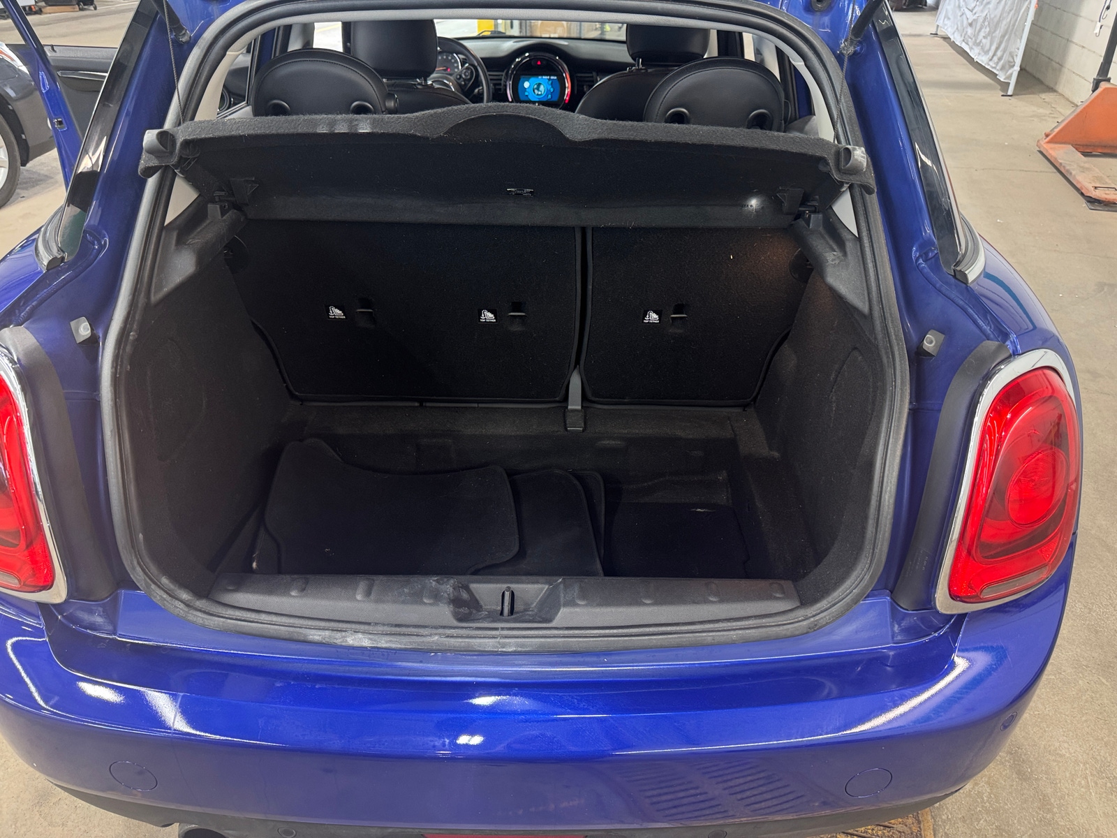 Thumbnail: 2019 MINI Cooper Hardtop - 6