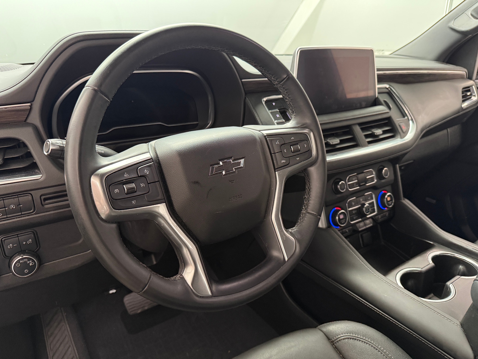 Thumbnail: 2023 Chevrolet Suburban - 4