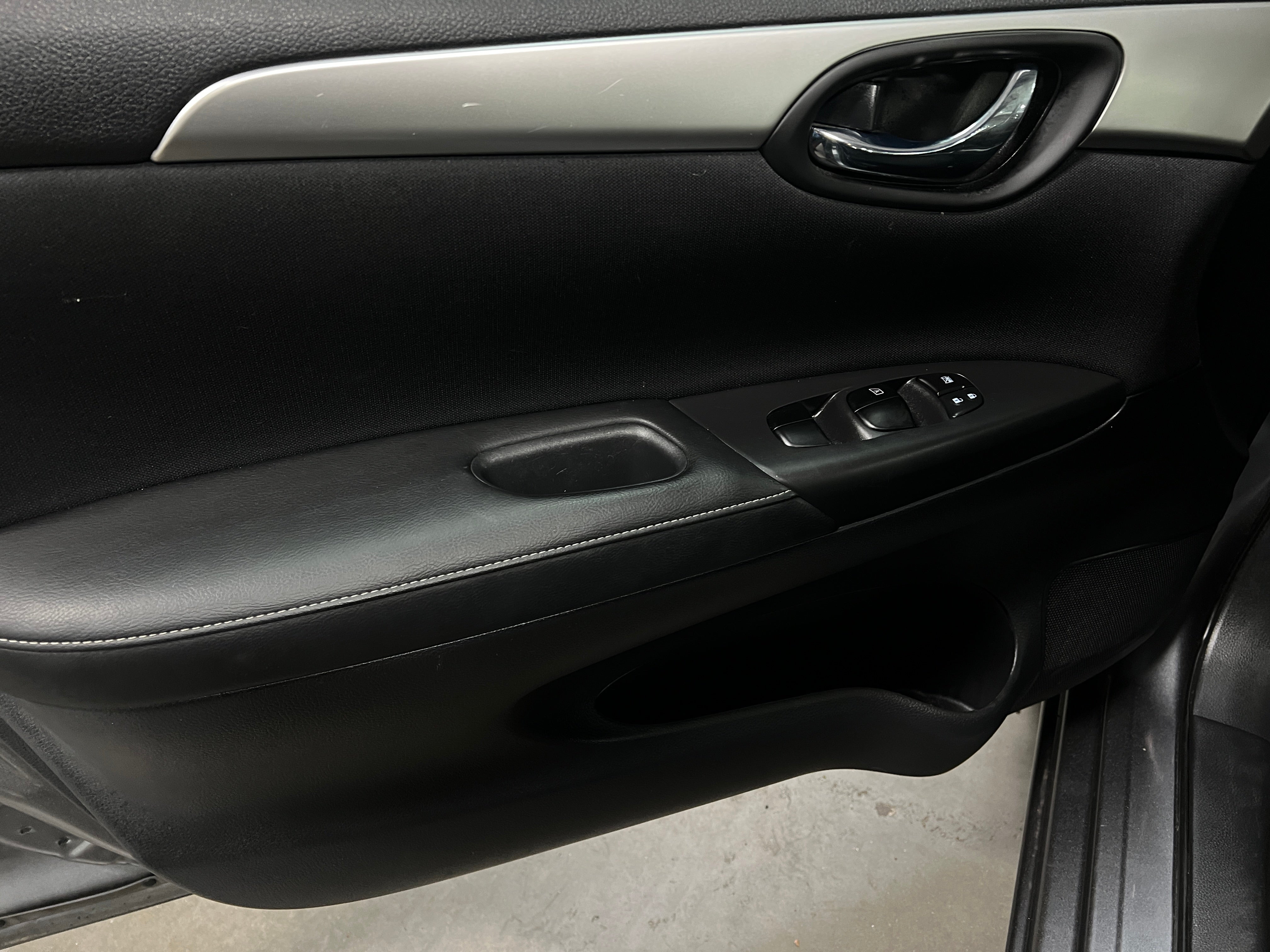 2017 Nissan Sentra S - Photo 6