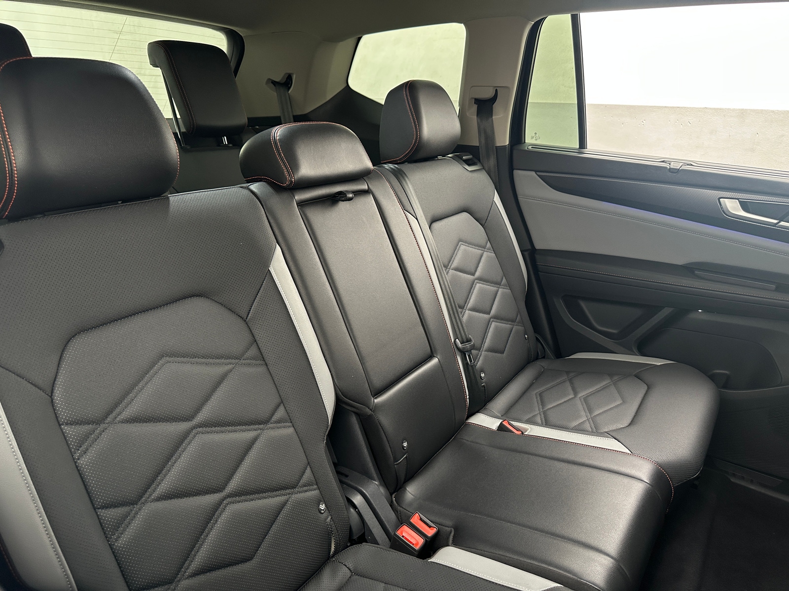 Thumbnail: 2025 Volkswagen Atlas - 5