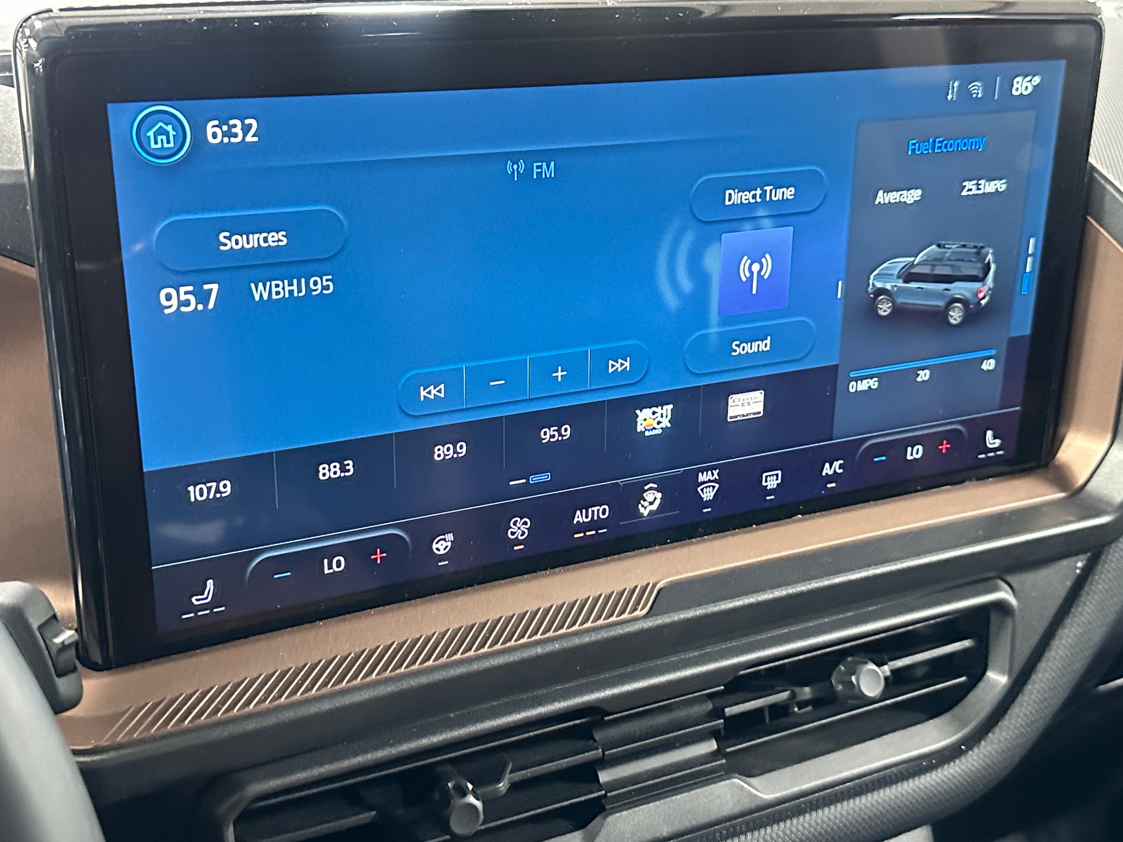 Thumbnail: 2025 Ford Bronco Sport - 3