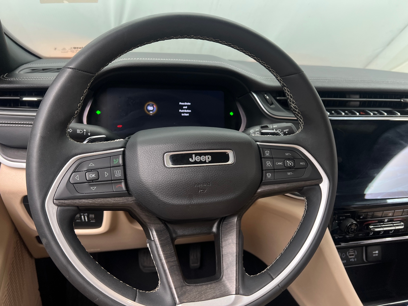 Thumbnail: 2024 Jeep Grand Cherokee - 4