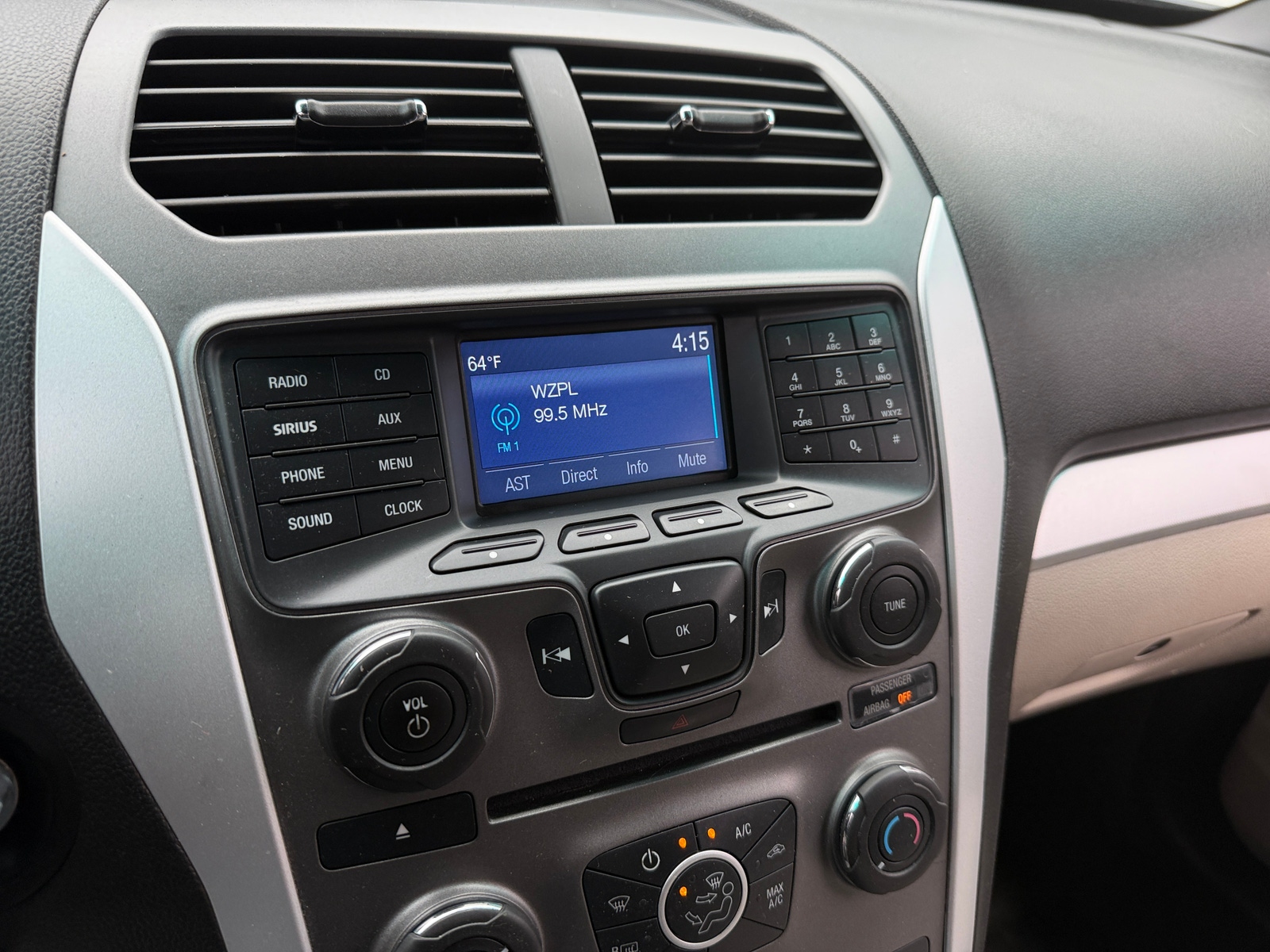 Thumbnail: 2014 Ford Explorer - 4