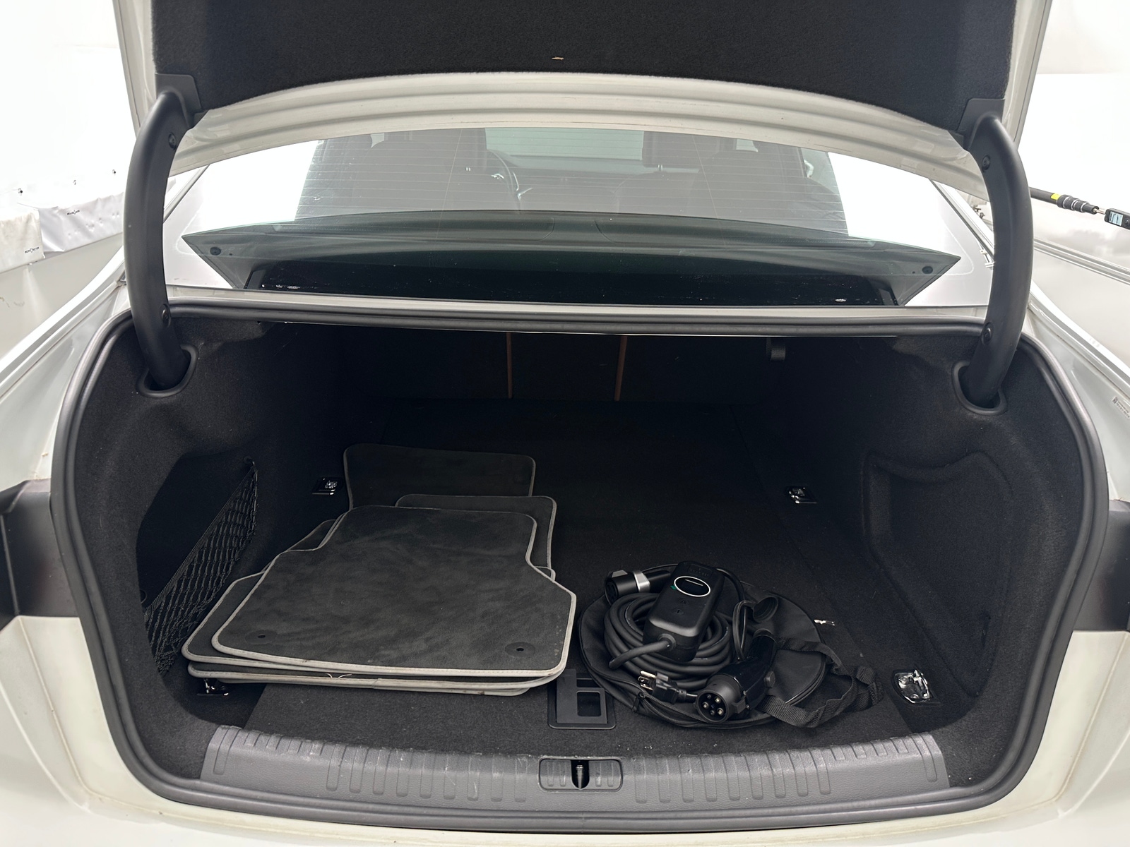 Thumbnail: 2019 Audi A6 - 6