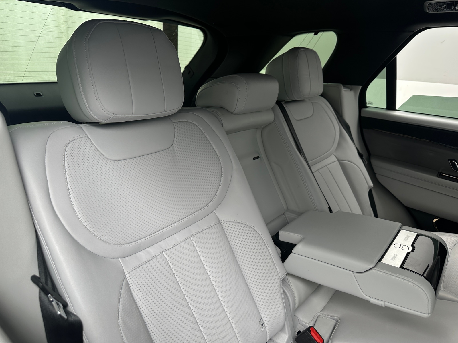 Thumbnail: 2025 Land Rover Range Rover Sport - 5