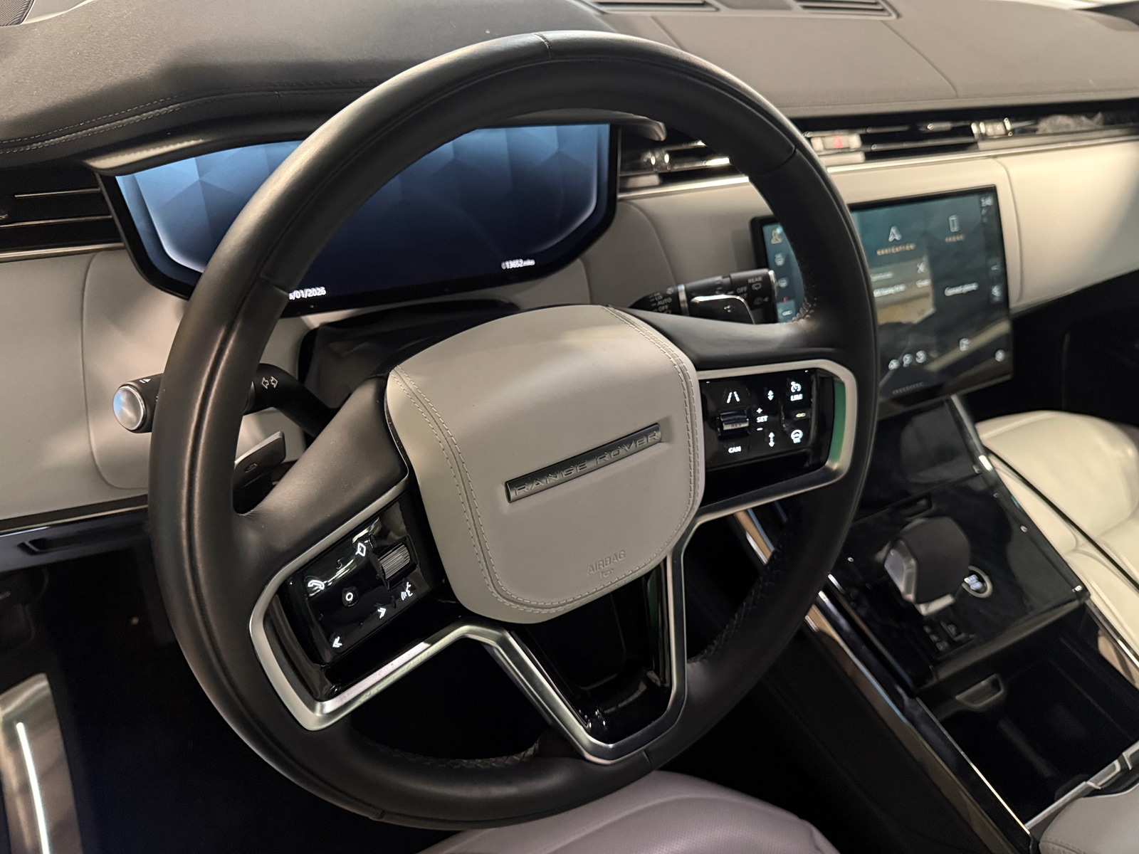 Thumbnail: 2025 Land Rover Range Rover Sport - 4