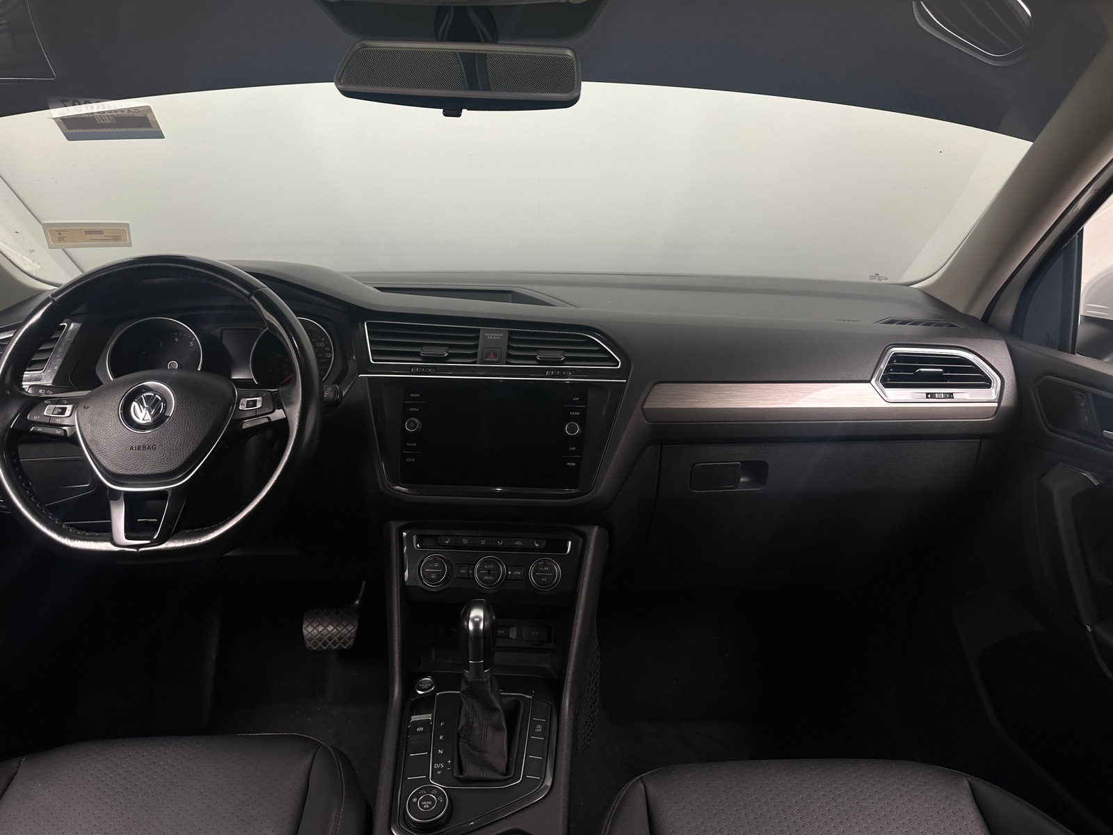 Thumbnail: 2019 Volkswagen Tiguan - 2