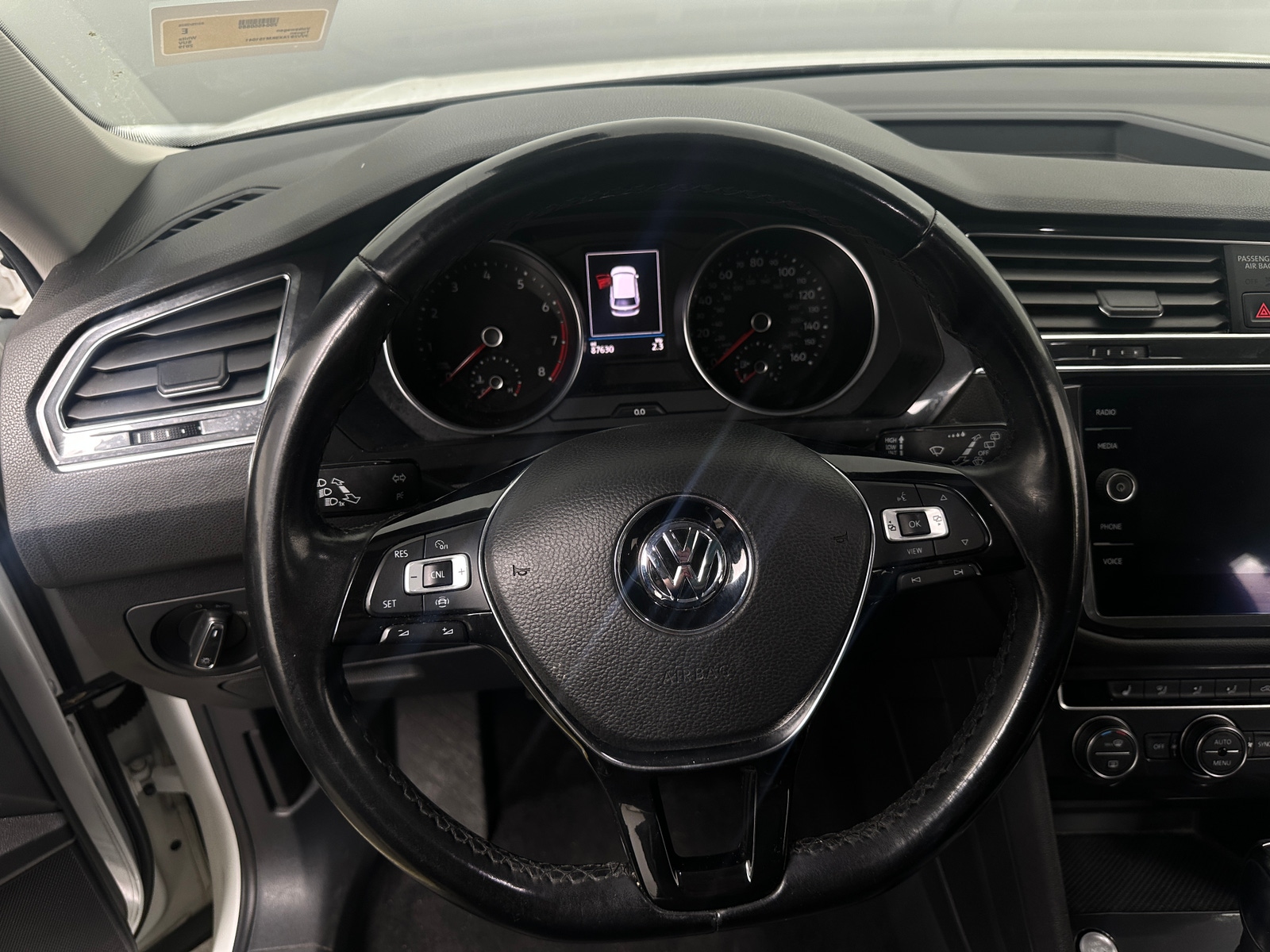 Thumbnail: 2019 Volkswagen Tiguan - 4