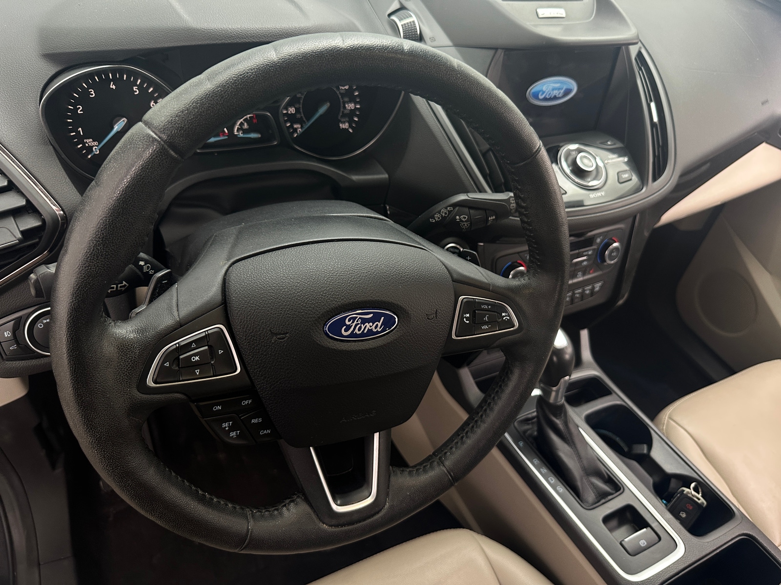 Thumbnail: 2017 Ford Escape - 4