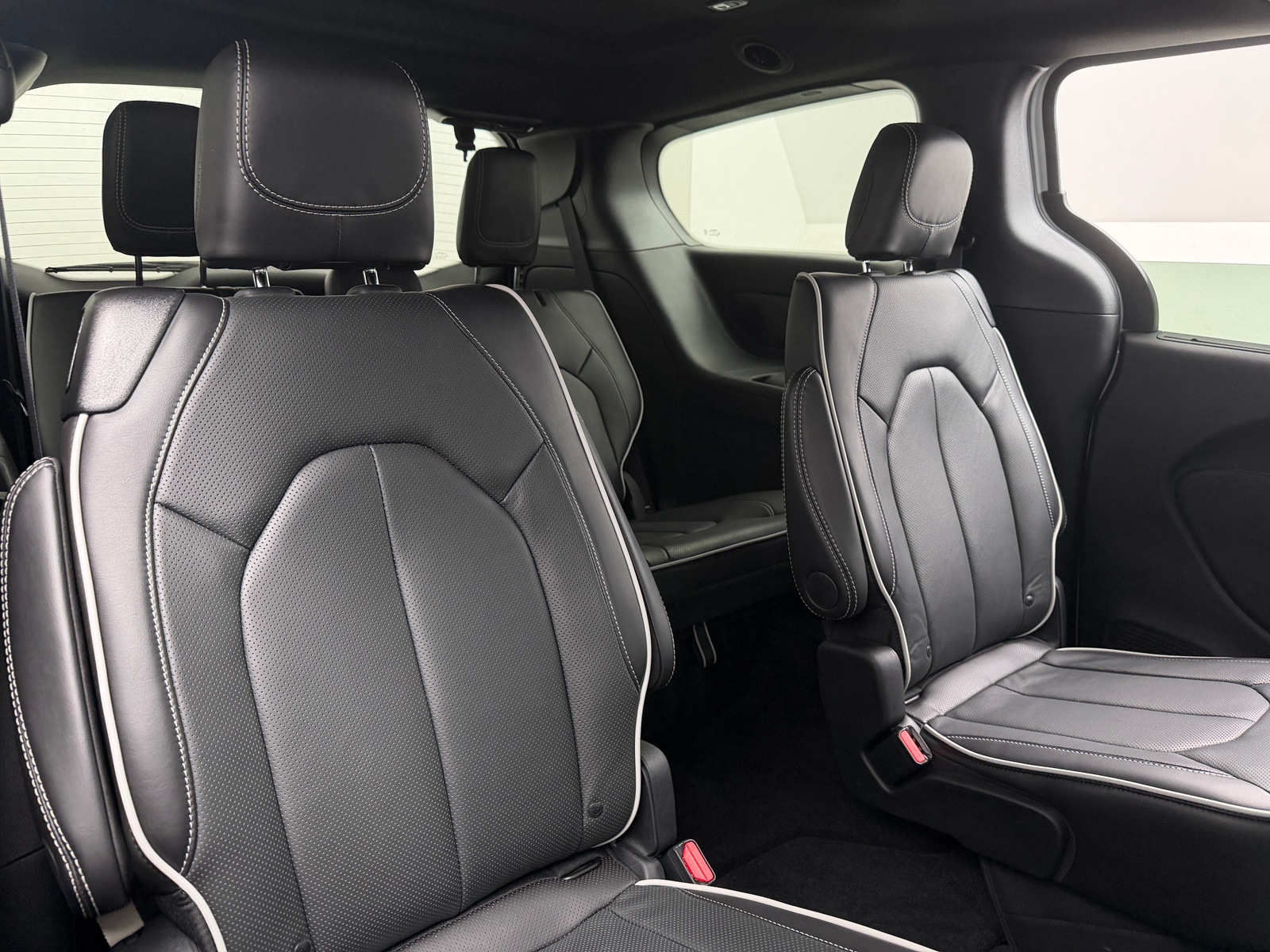 Thumbnail: 2026 Chrysler Pacifica - 5