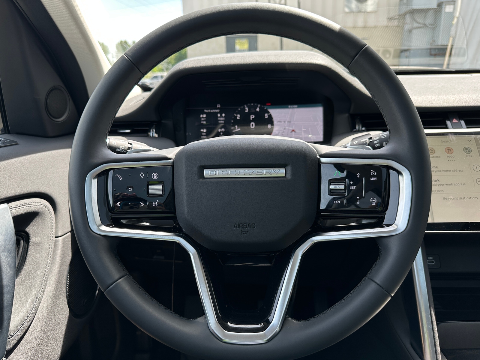 Thumbnail: 2024 Land Rover Discovery Sport - 5