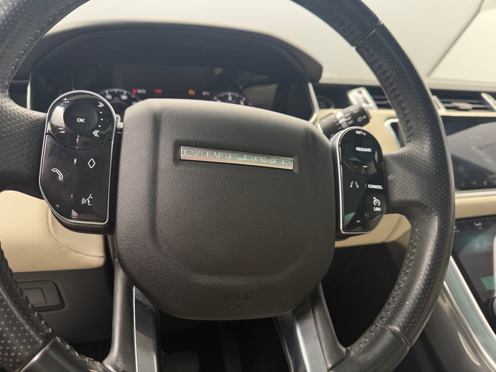 Thumbnail: 2020 Land Rover Range Rover Sport - 4