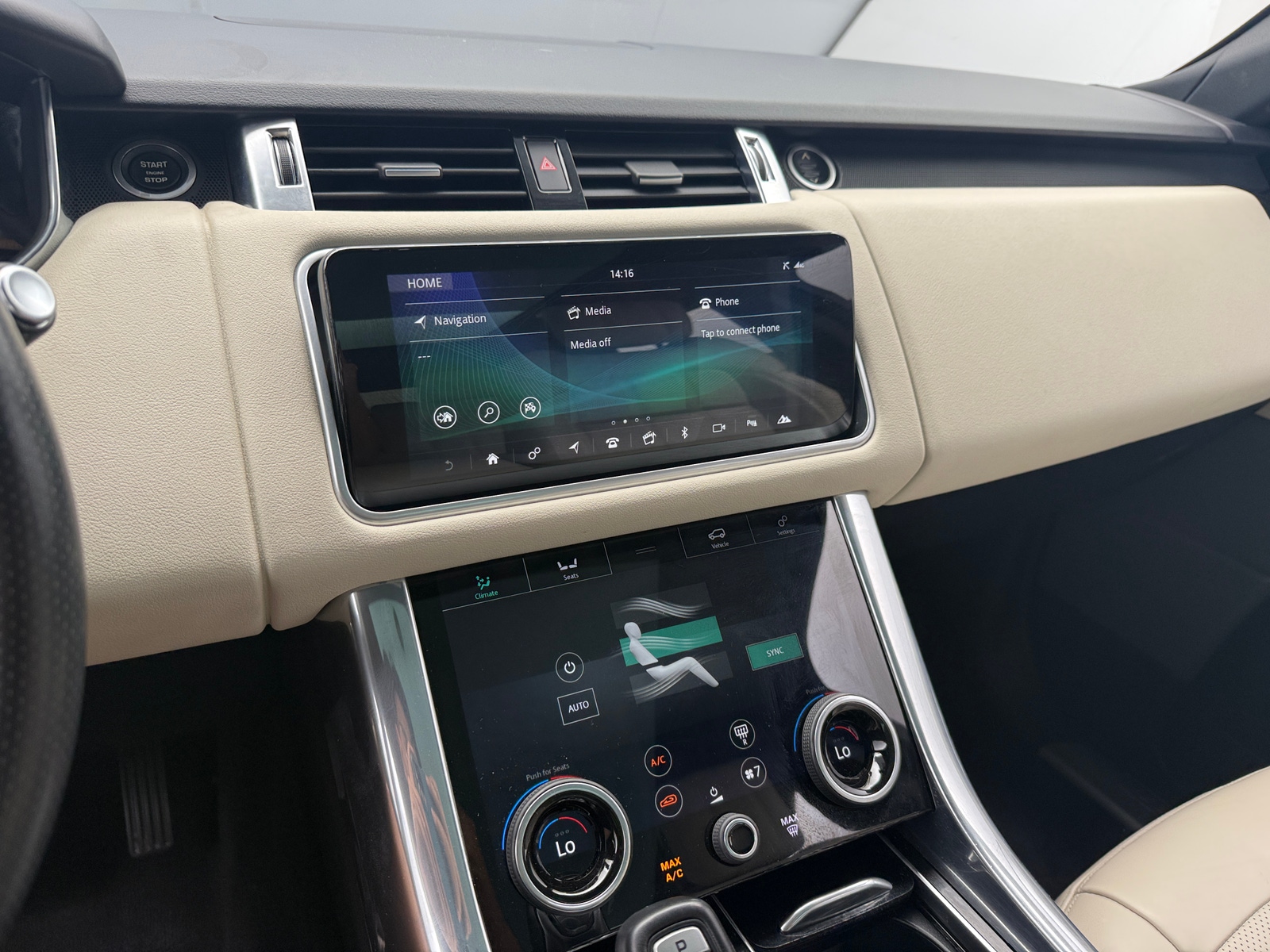 Thumbnail: 2020 Land Rover Range Rover Sport - 3