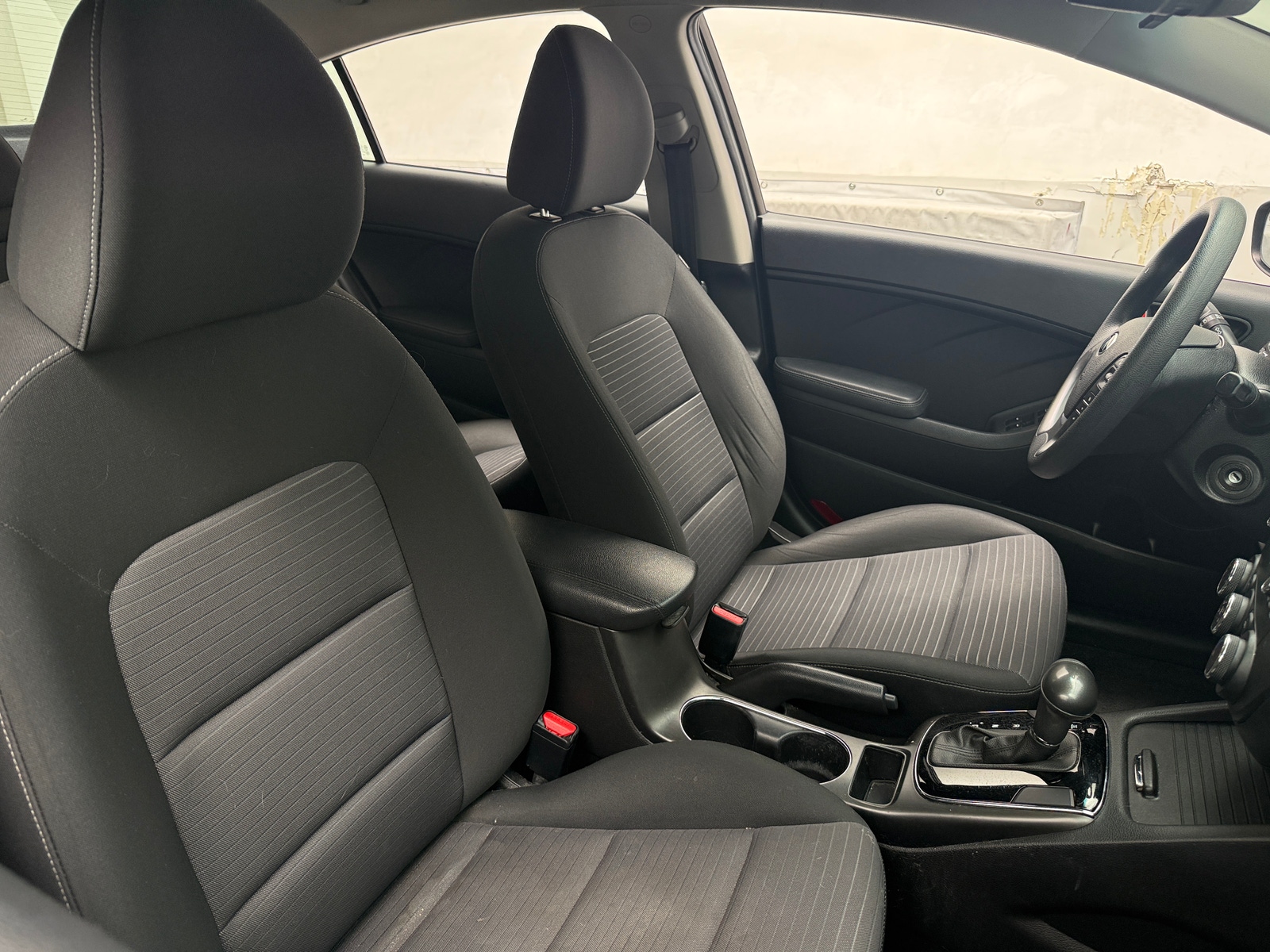 Thumbnail: 2017 Kia Forte - 2