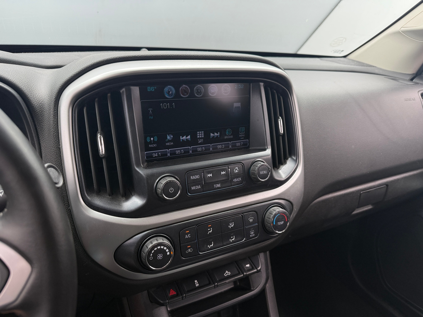 Thumbnail: 2018 Chevrolet Colorado - 4