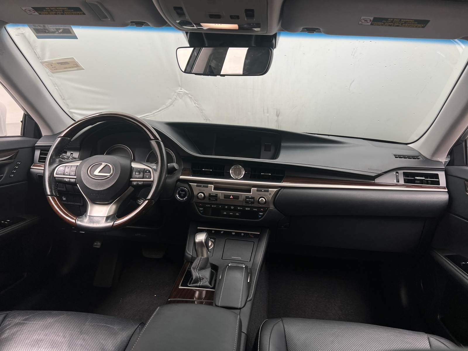 Thumbnail: 2016 Lexus ES - 2