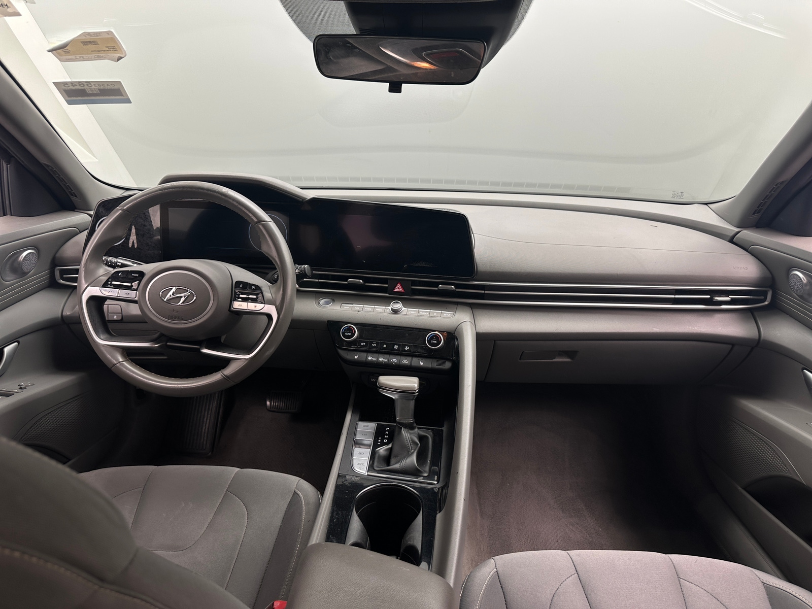 Thumbnail: 2023 Hyundai Elantra - 3