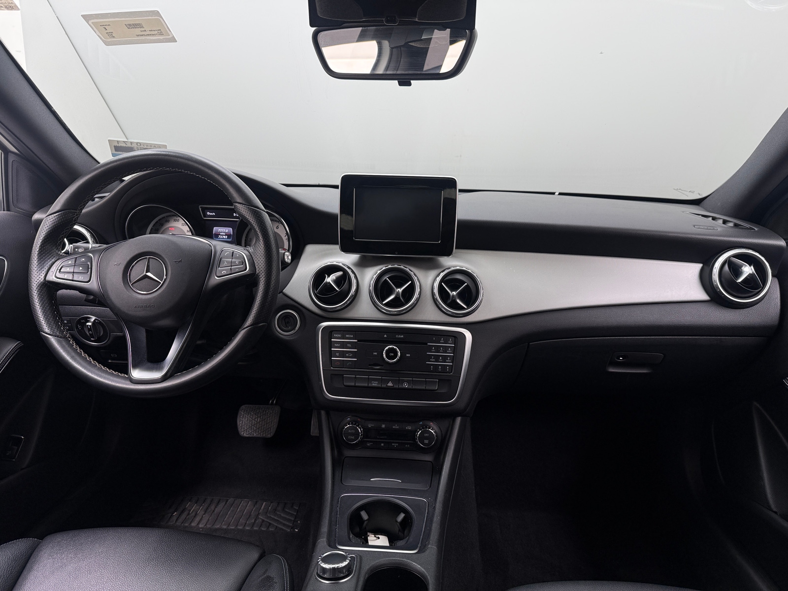 Thumbnail: 2017 Mercedes-Benz GLA - 2